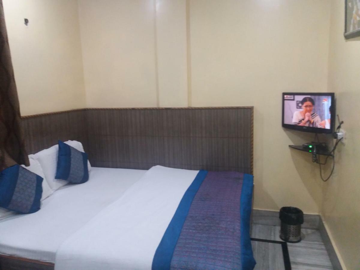 Roma Hotel *