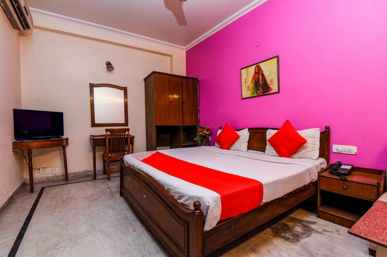 Rahul Palace By Golden Tree Near Metro Station And Ajmal Khan Market