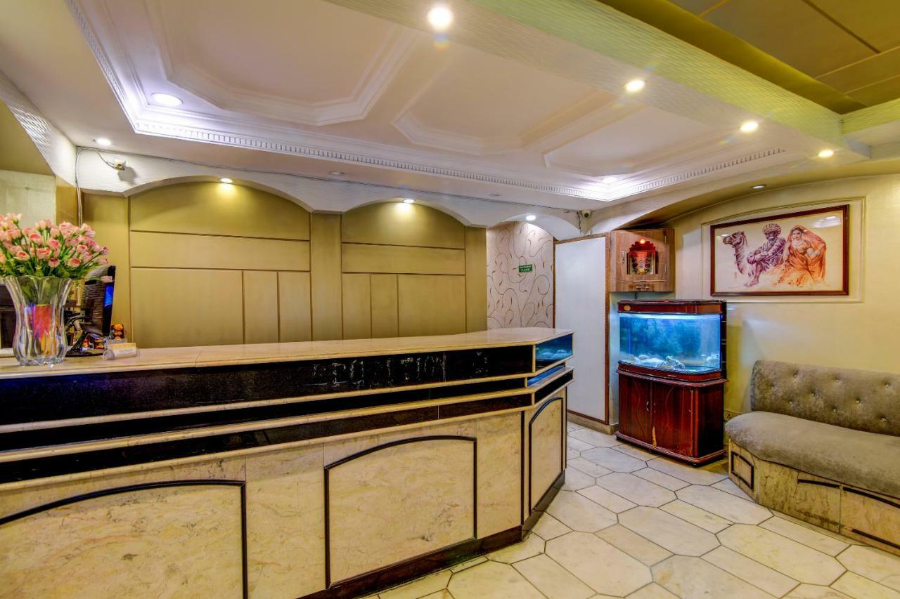 Hotel Rahul Palace By Golden Tree Near Metro Station And Ajmal Khan Market New Delhi