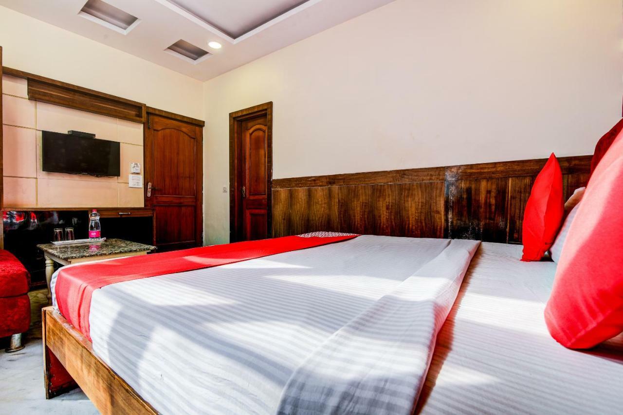 Rahul Palace By Golden Tree Near Metro Station And Ajmal Khan Market