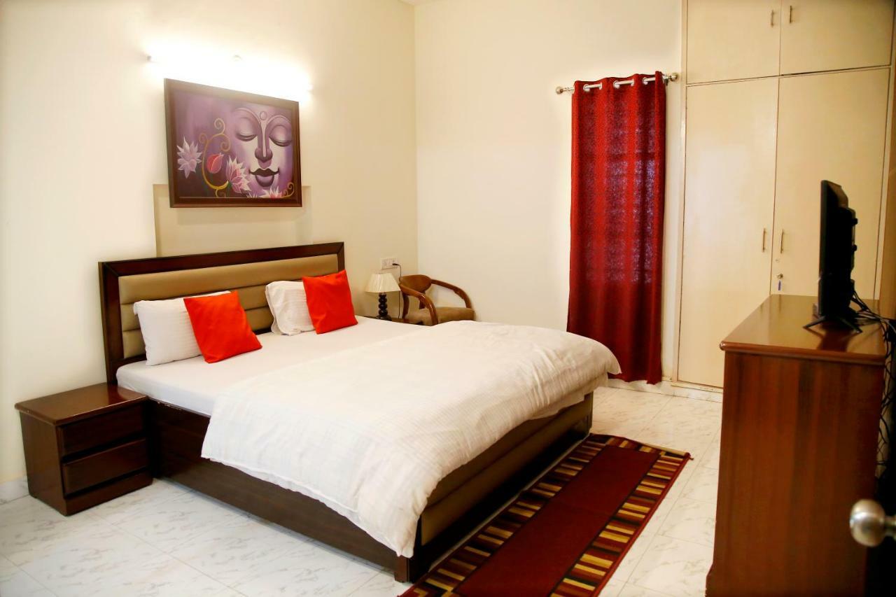 Maplewood Guest House, Neeti Bagh, New Delhiit Is A Boutiqu - 5 2*