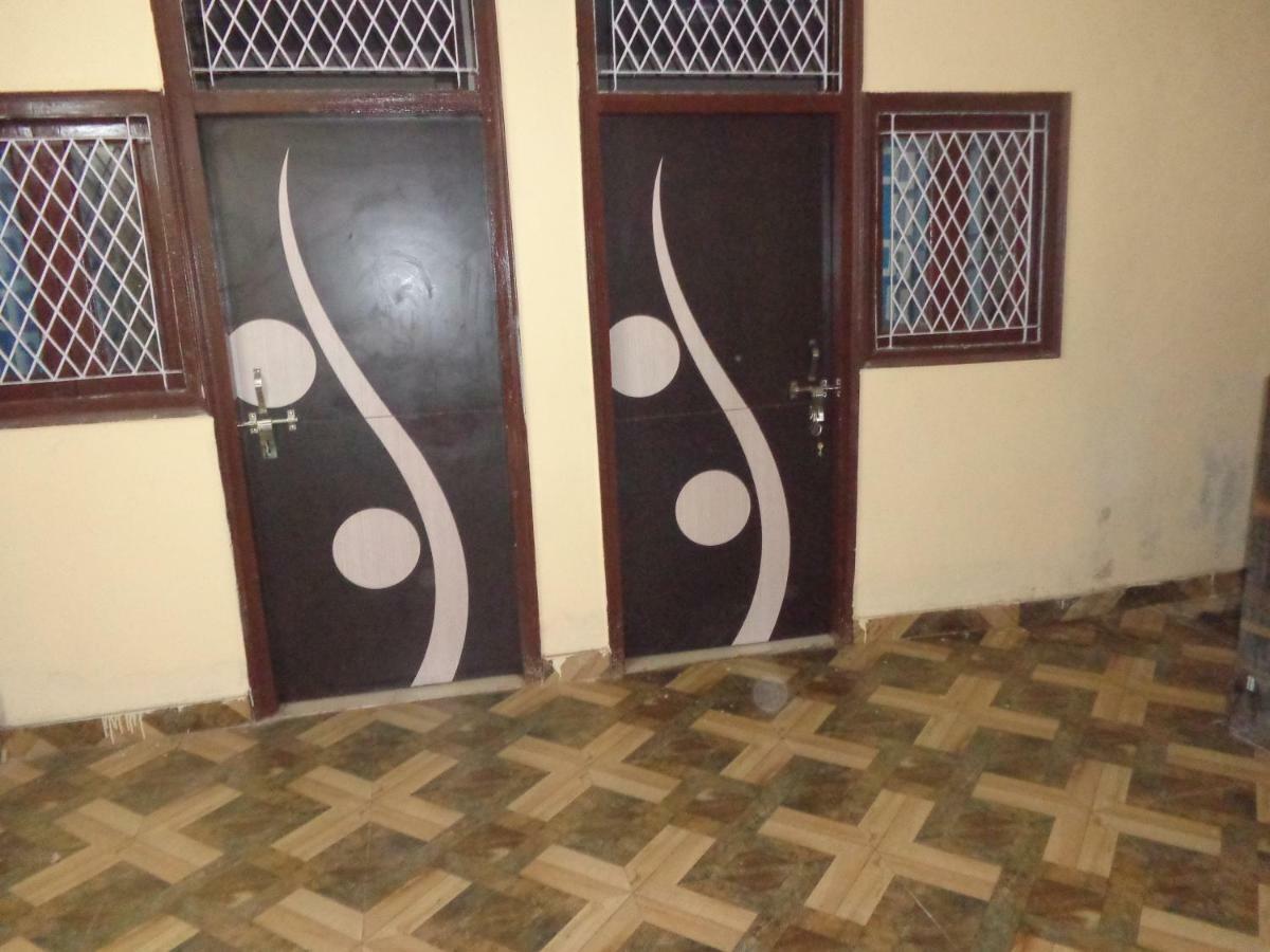 Delhi Inn,walk In Nizamuddin Railway Station 3*