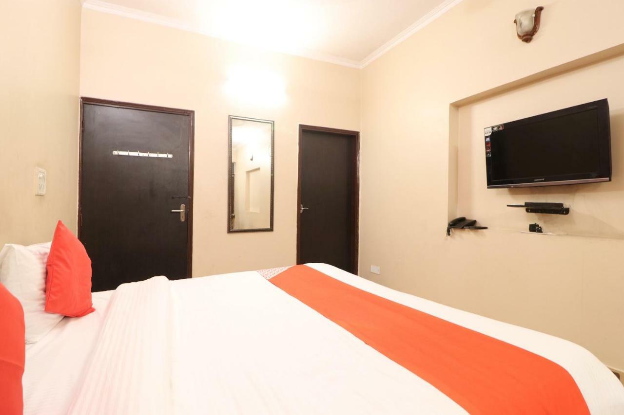 Ashu Guest house 3*