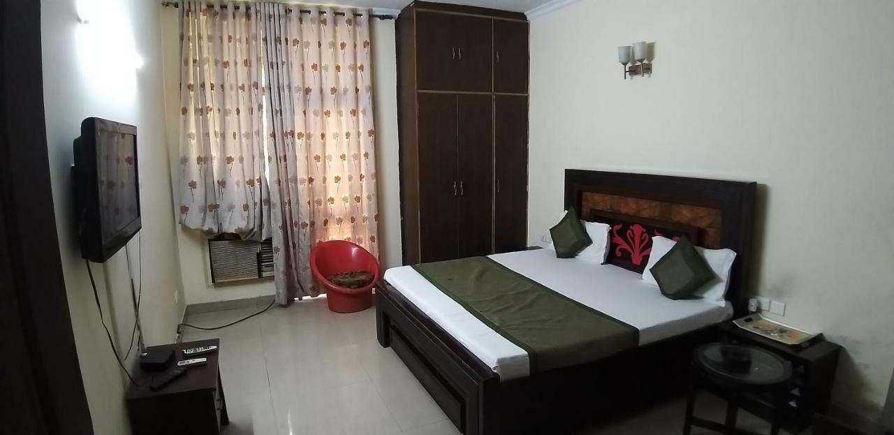 Dwarka Bed & Breakfast