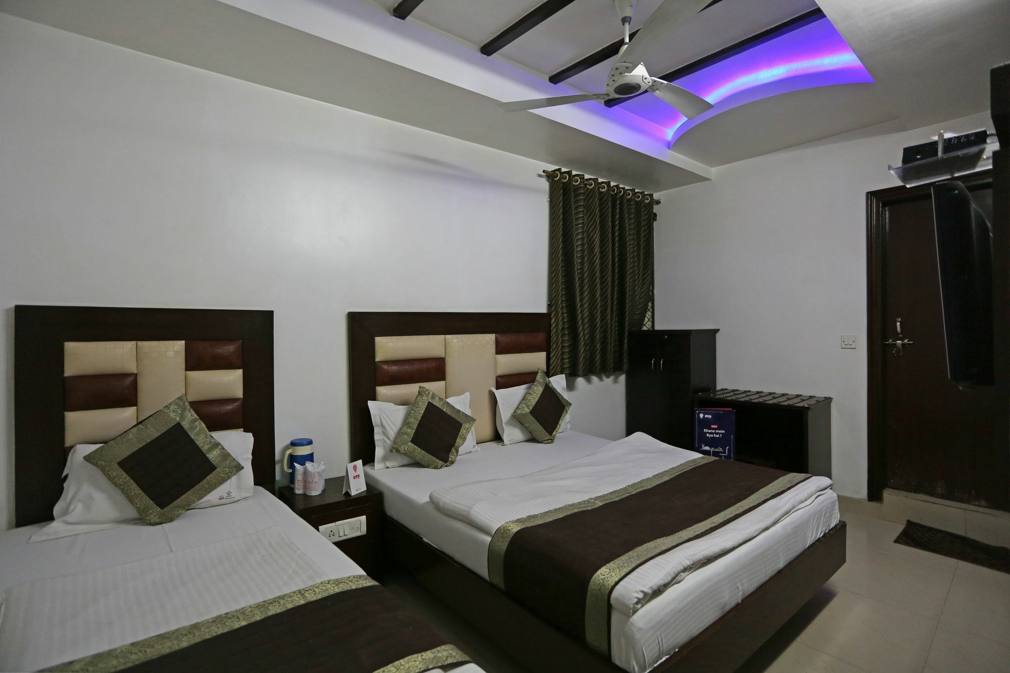 Hotel Oyo 7781 Sai International New Delhi