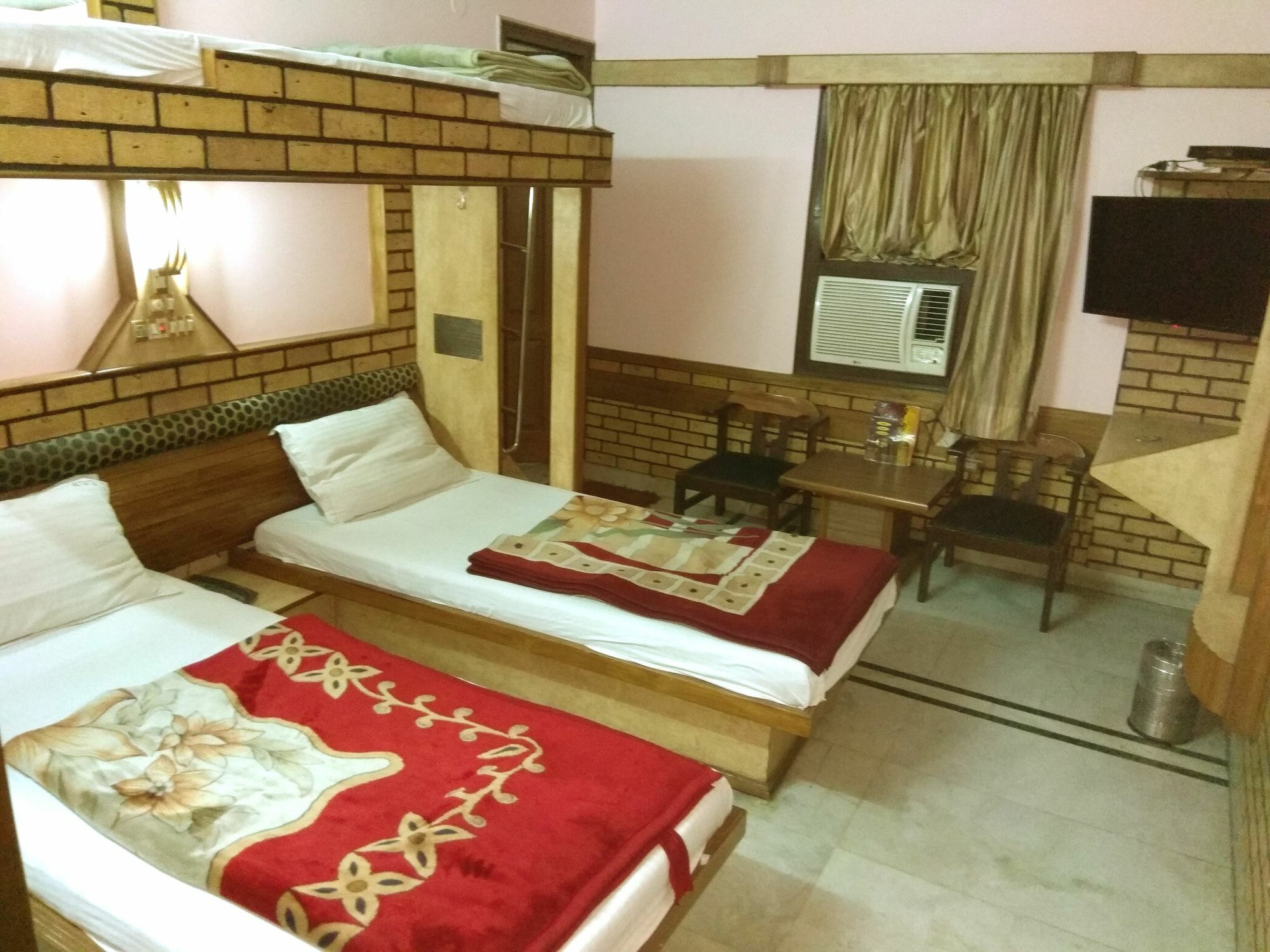 Hotel Crown Plaza