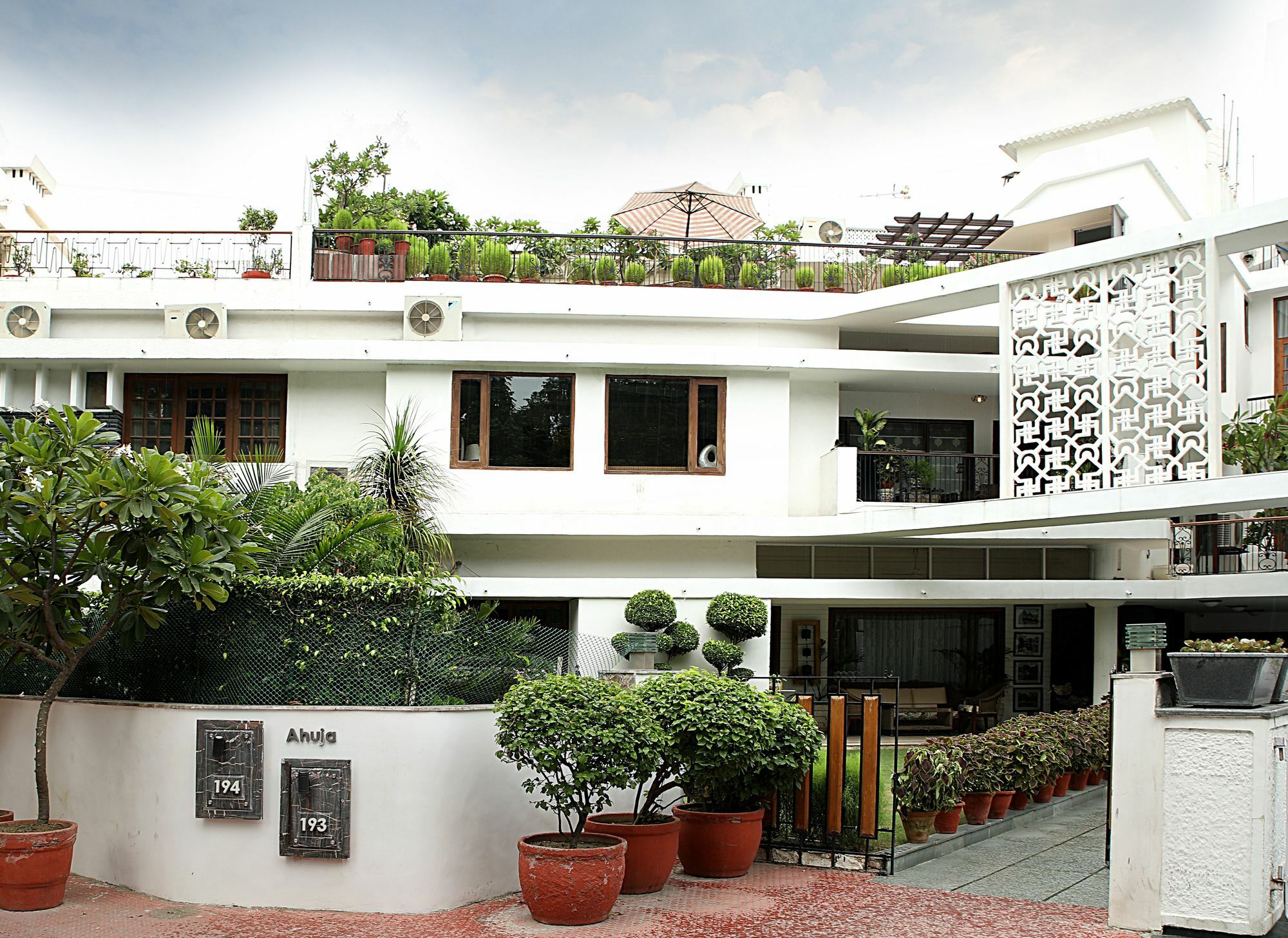Ahuja Residency Golf Links New Delhi