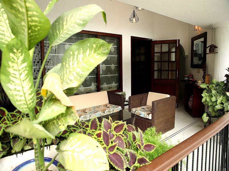 Ahuja Residency Golf Links