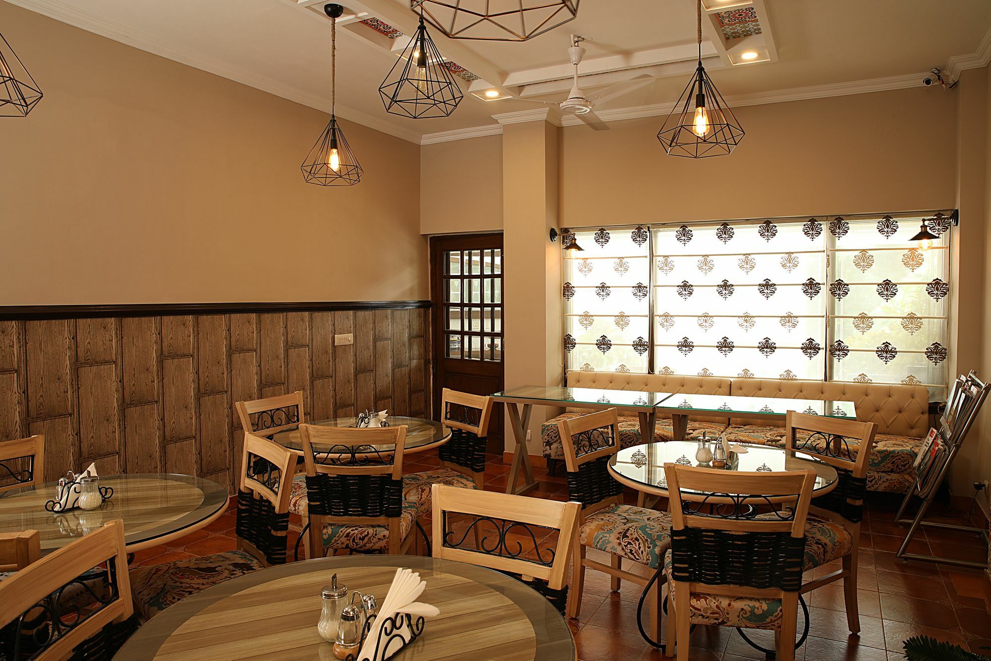Ahuja Residency Golf Links Hotel New Delhi