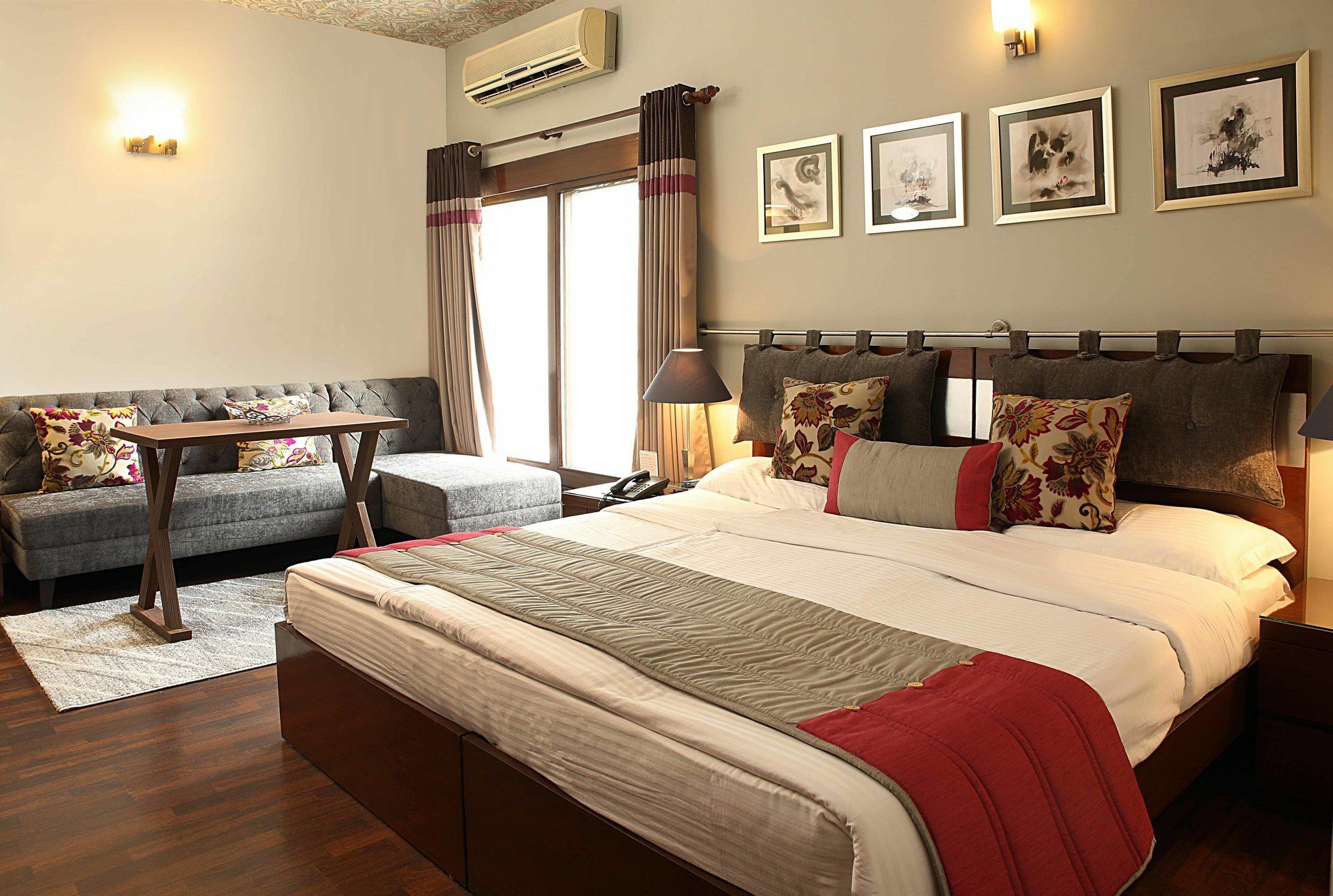 Ahuja Residency Golf Links New Delhi