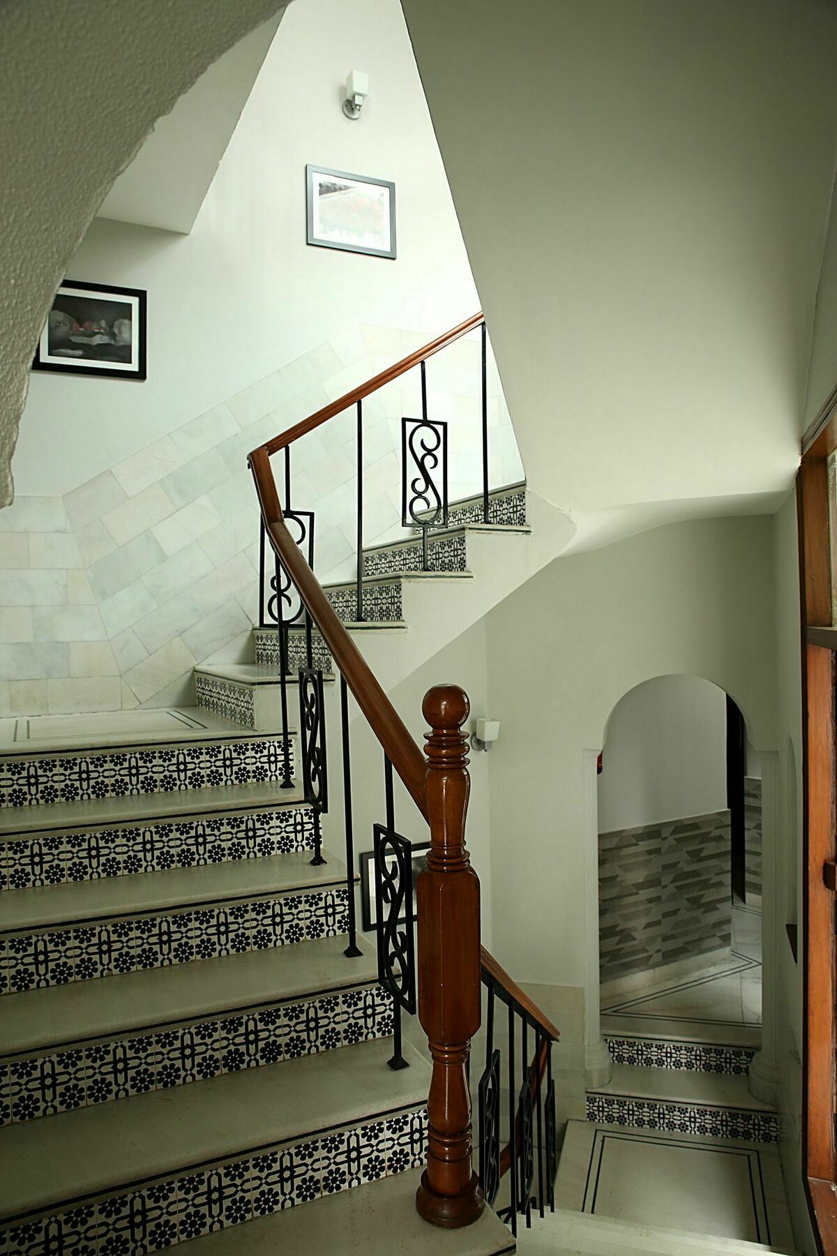 Ahuja Residency Golf Links Hotel New Delhi