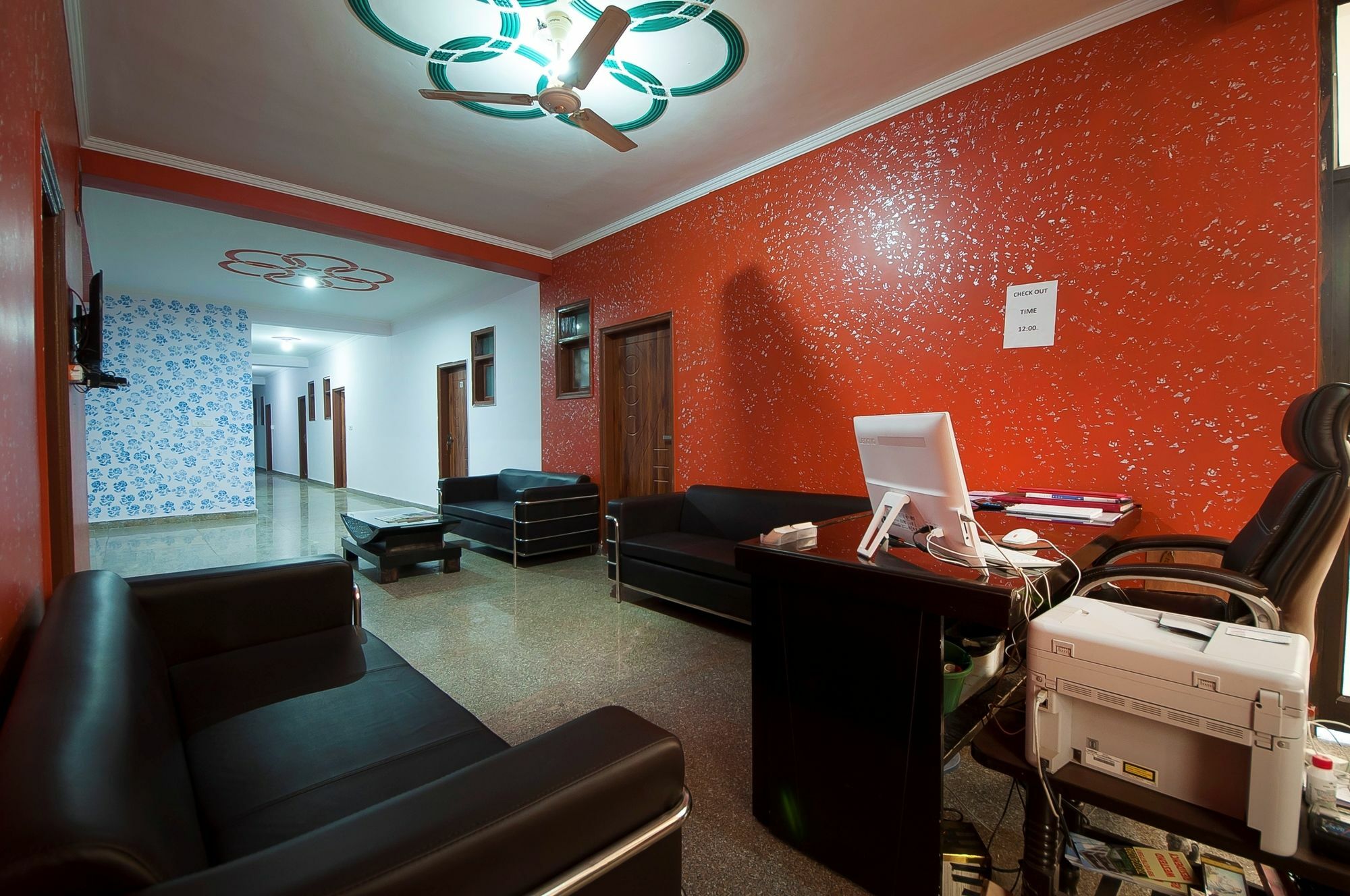 Hotel Oyo 13107 Westend Residency