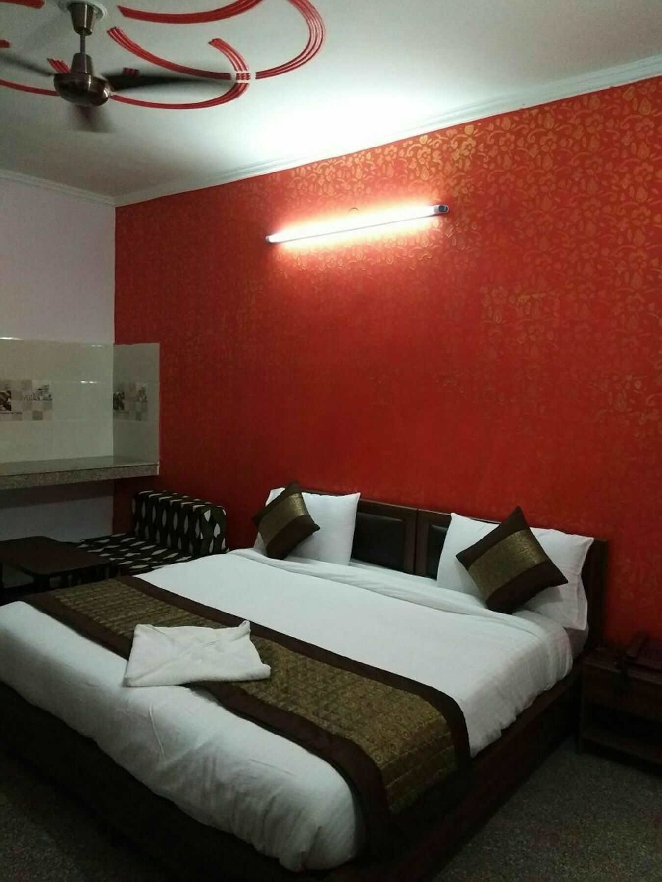 Oyo 13107 Westend Residency Hotel Nova Deli