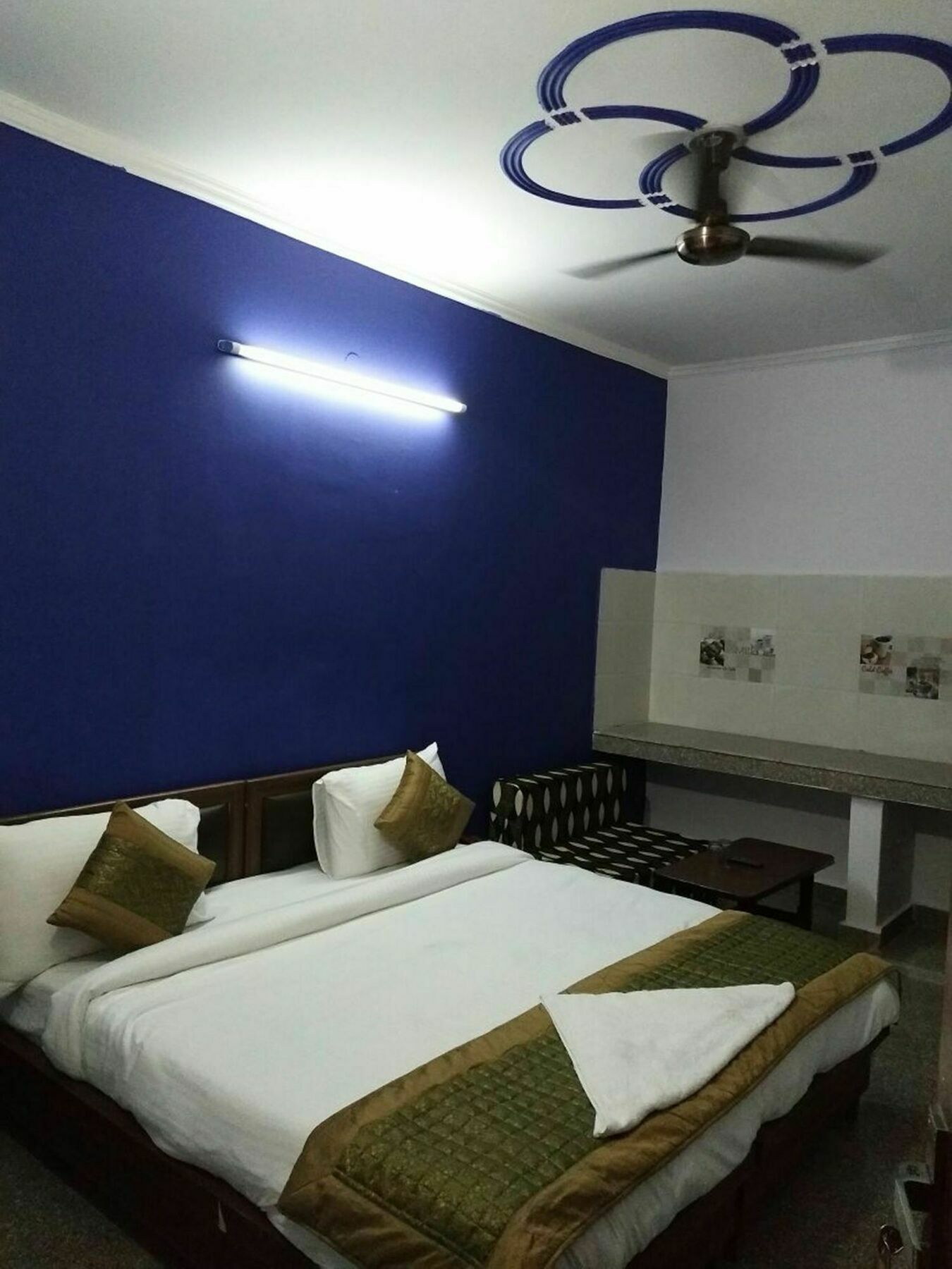 Oyo 13107 Westend Residency Hotel 3*