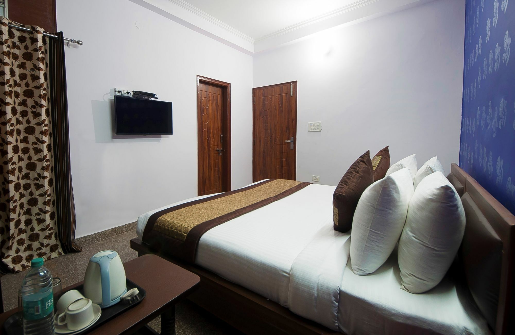 Oyo 13107 Westend Residency Hotel