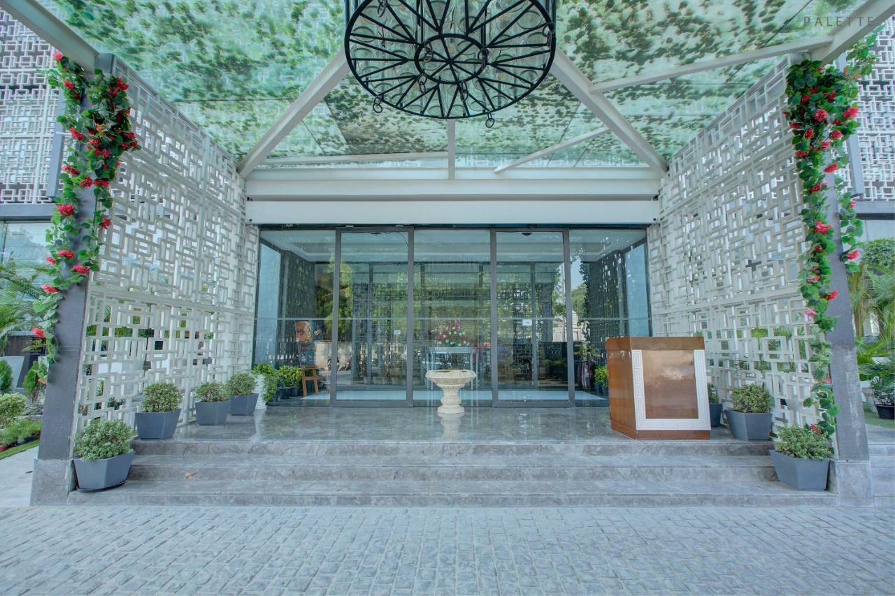 Hotel Westend Punjabi Bagh West Delhi 4*