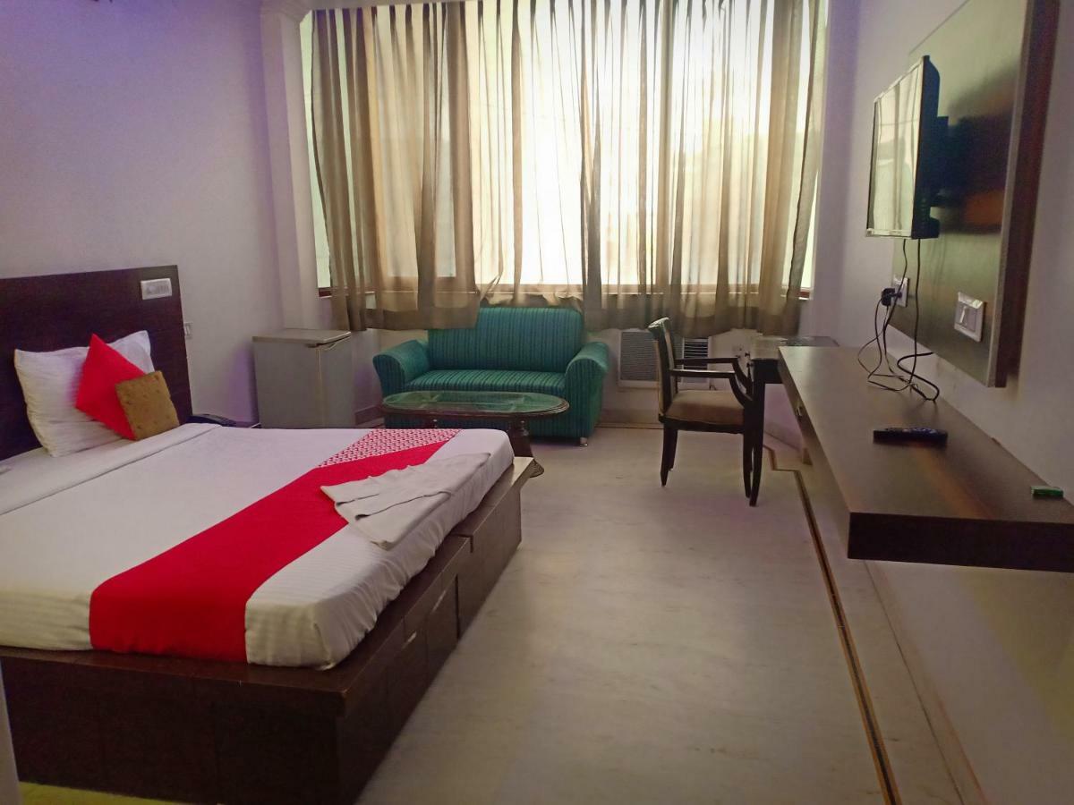The Caves Near Igi Airport 3* New Delhi