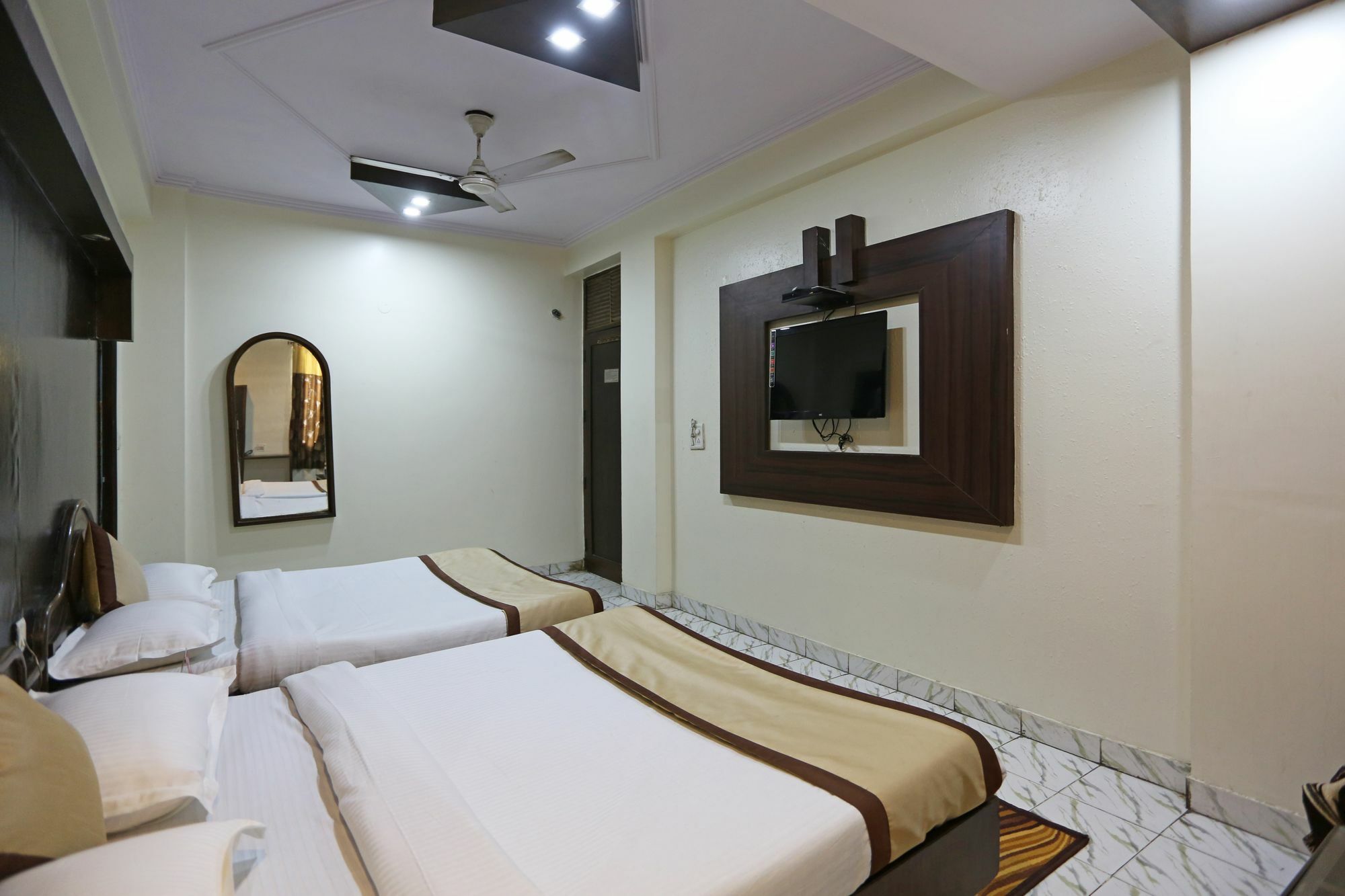 Hotel O Delhi Continental