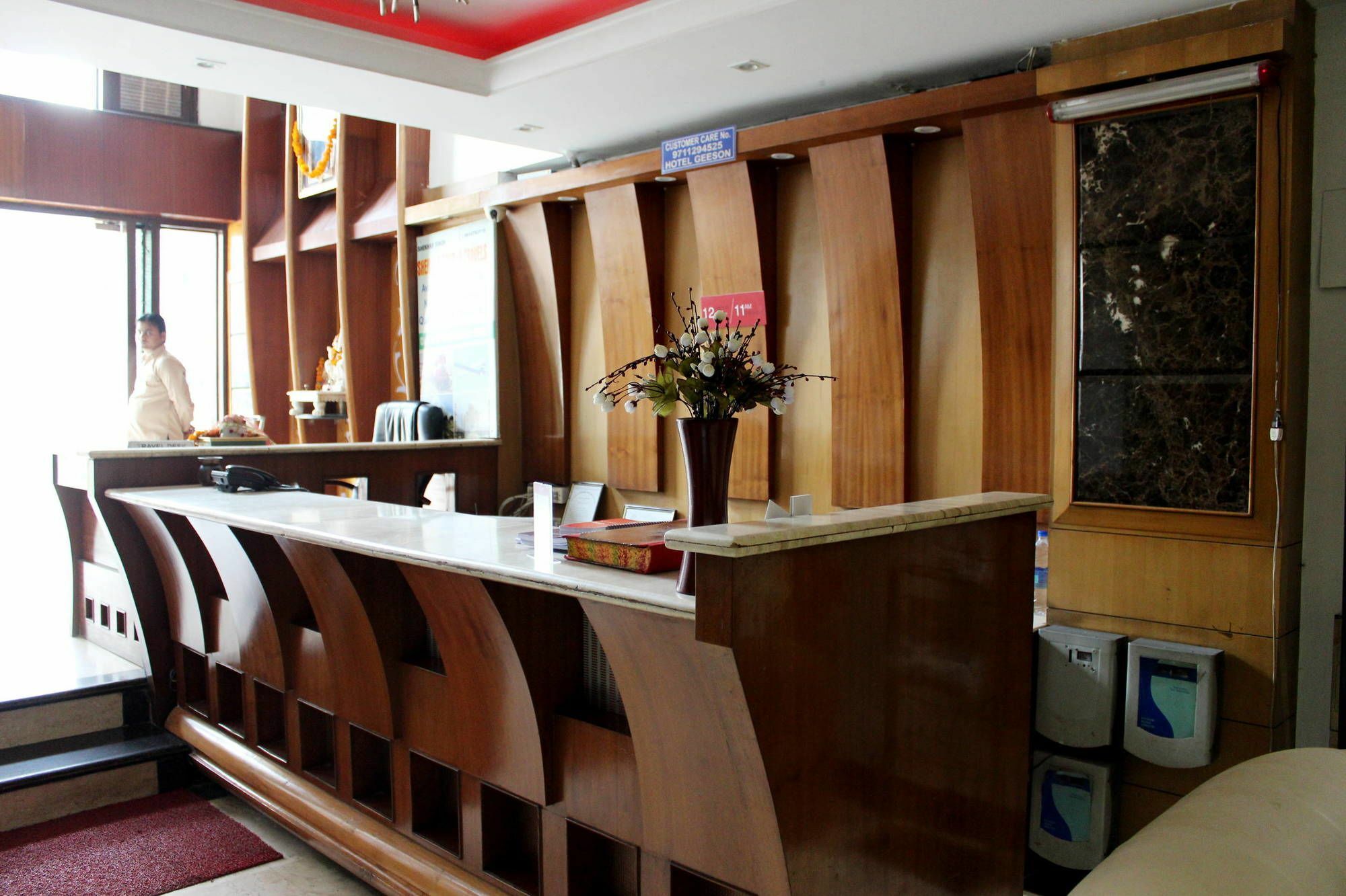 Oyo 10848 Geeson Hotel New Delhi