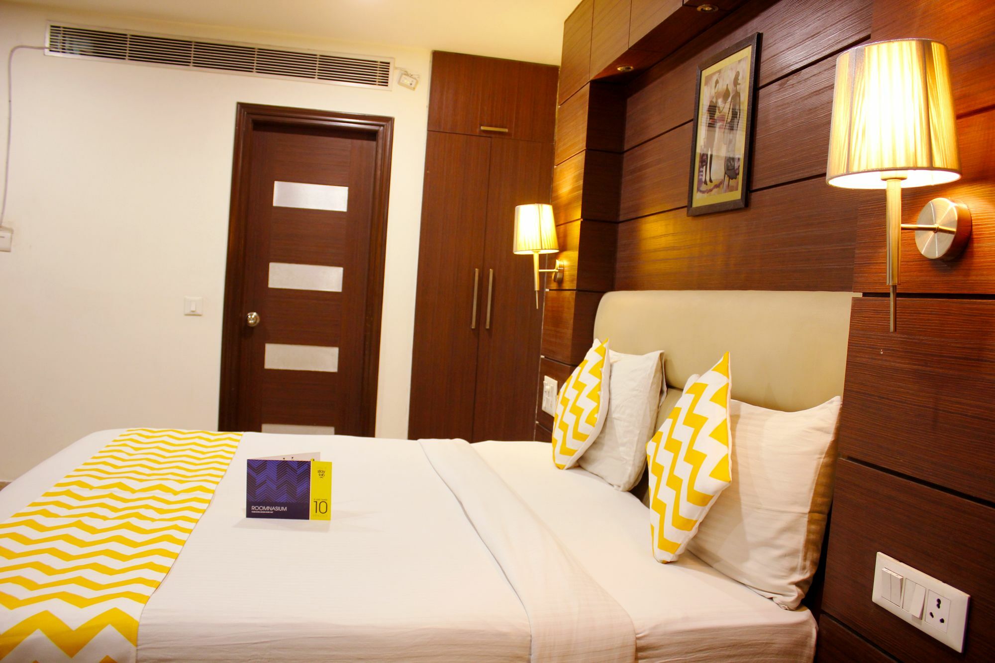 Hotel Fabhotel Admire New Delhi