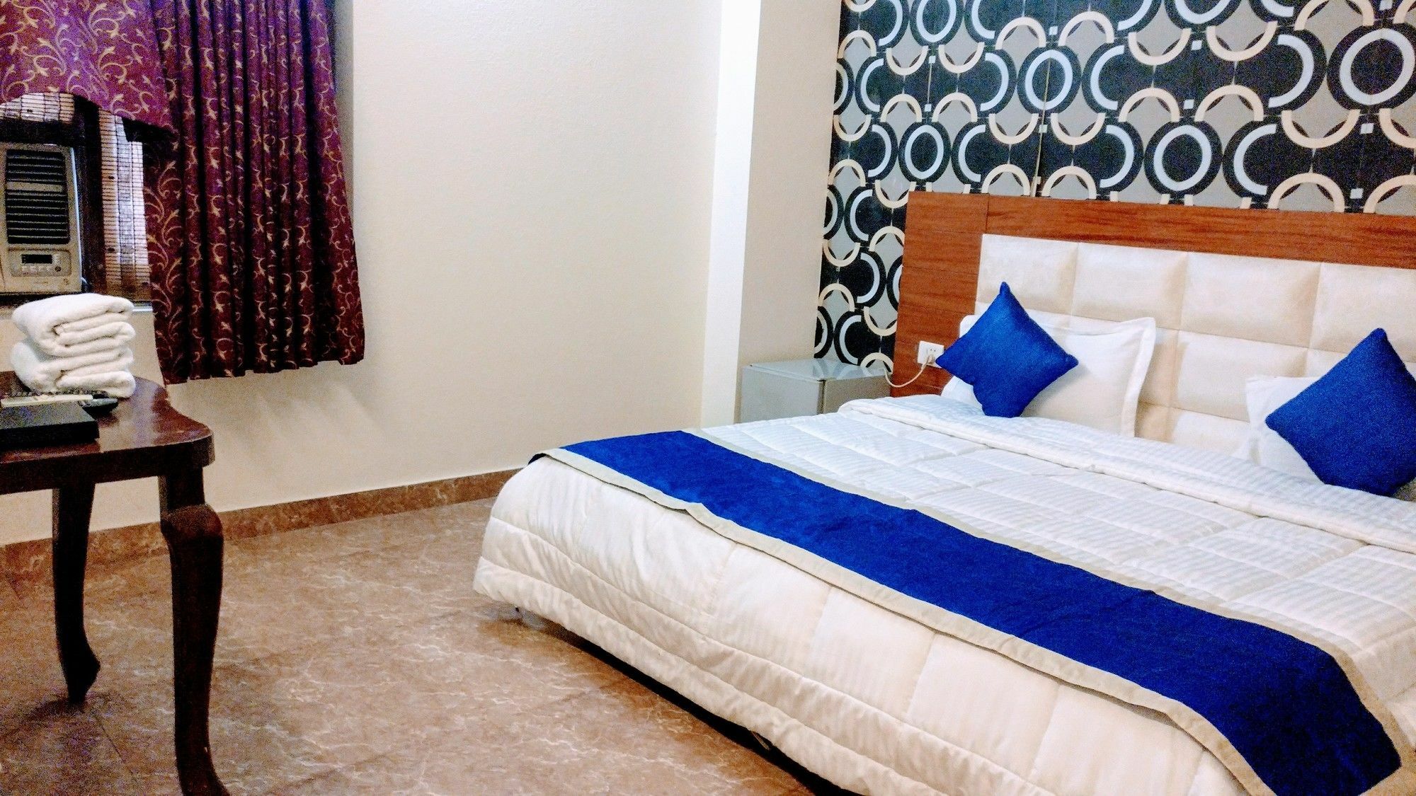 Modesty Hotel 3*