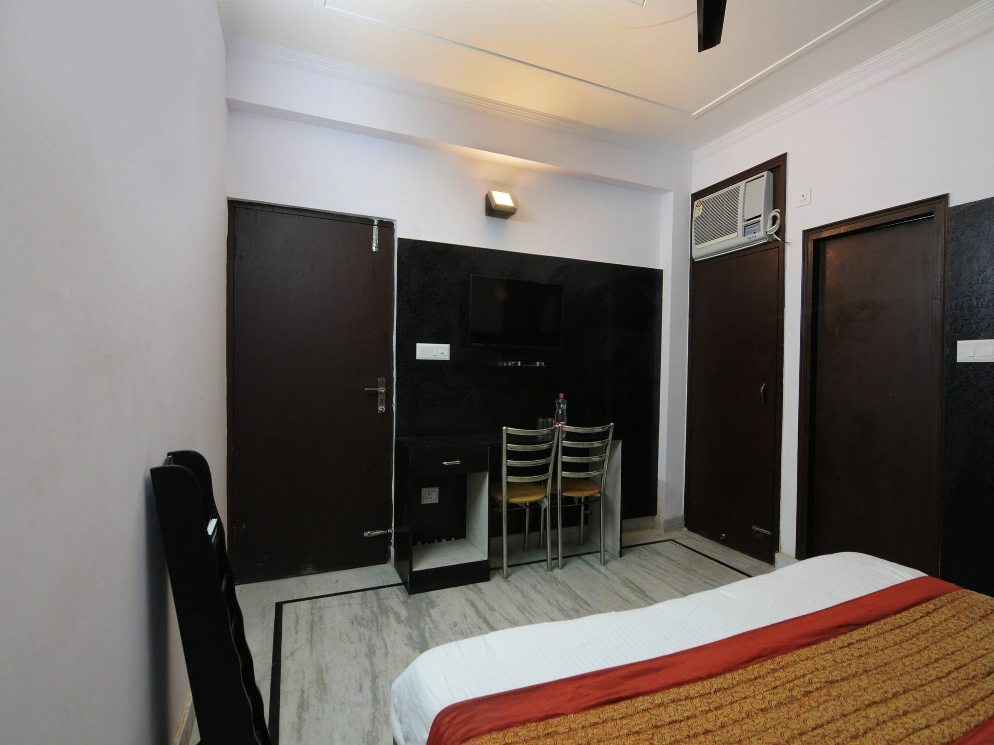 Hotel Oyo 11972 Nirvana Residency New Delhi