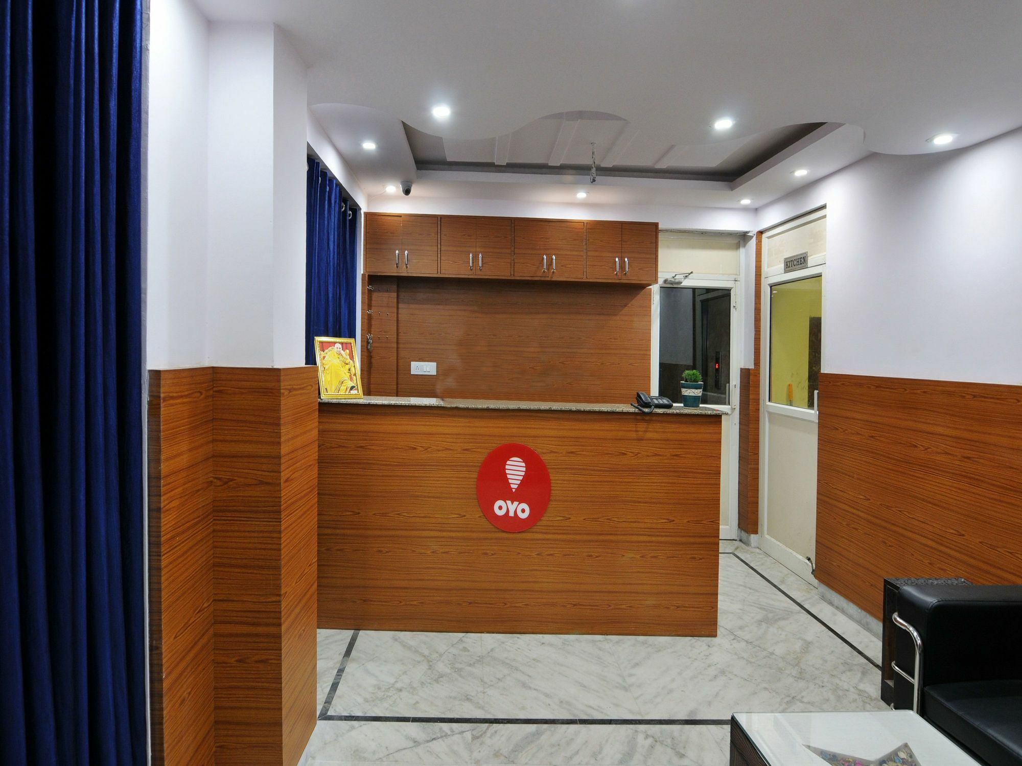 Oyo 11972 Nirvana Residency Hotel