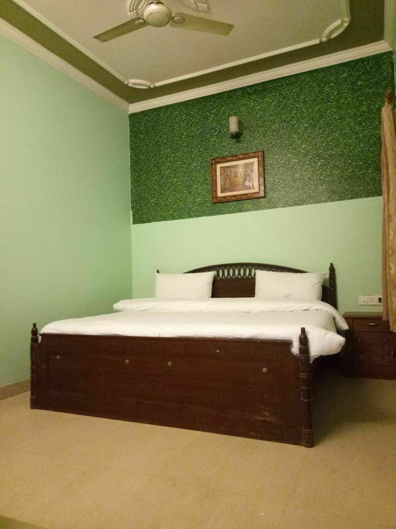 Aero Capitol Hotel 2*