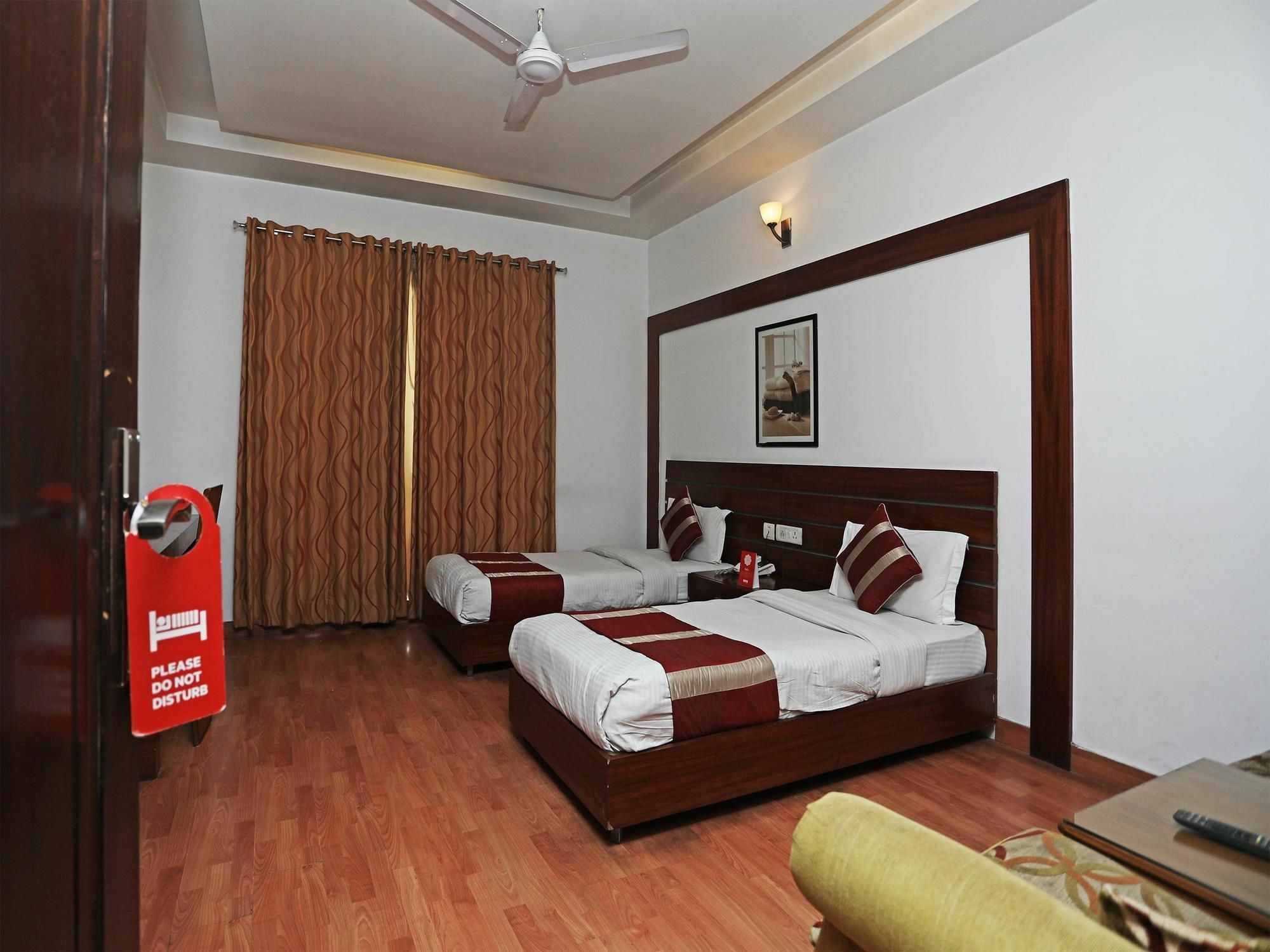 Hari's Court & 3* New Delhi