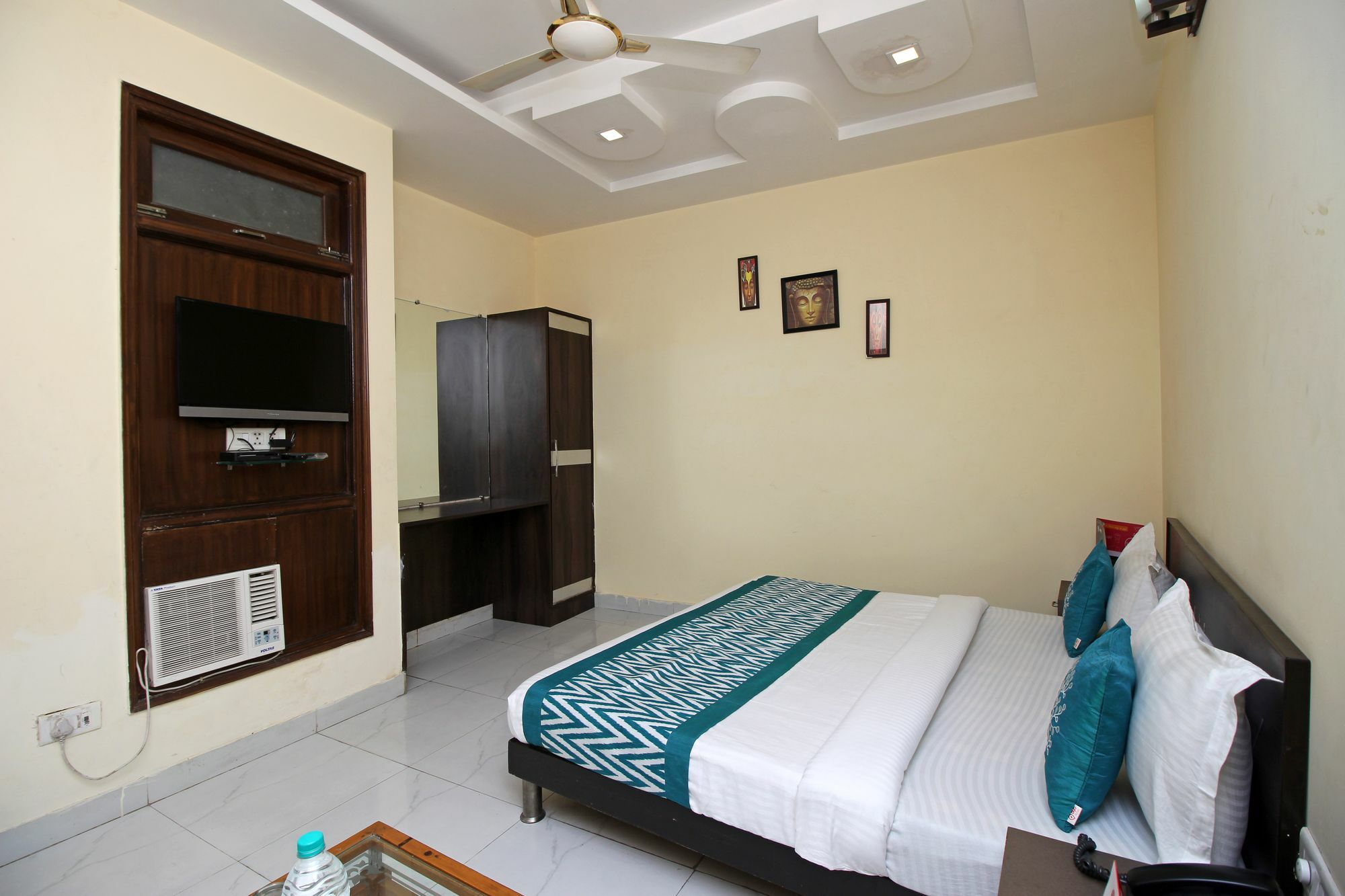 Oyo 7353 Mahipalpur 3* New Delhi