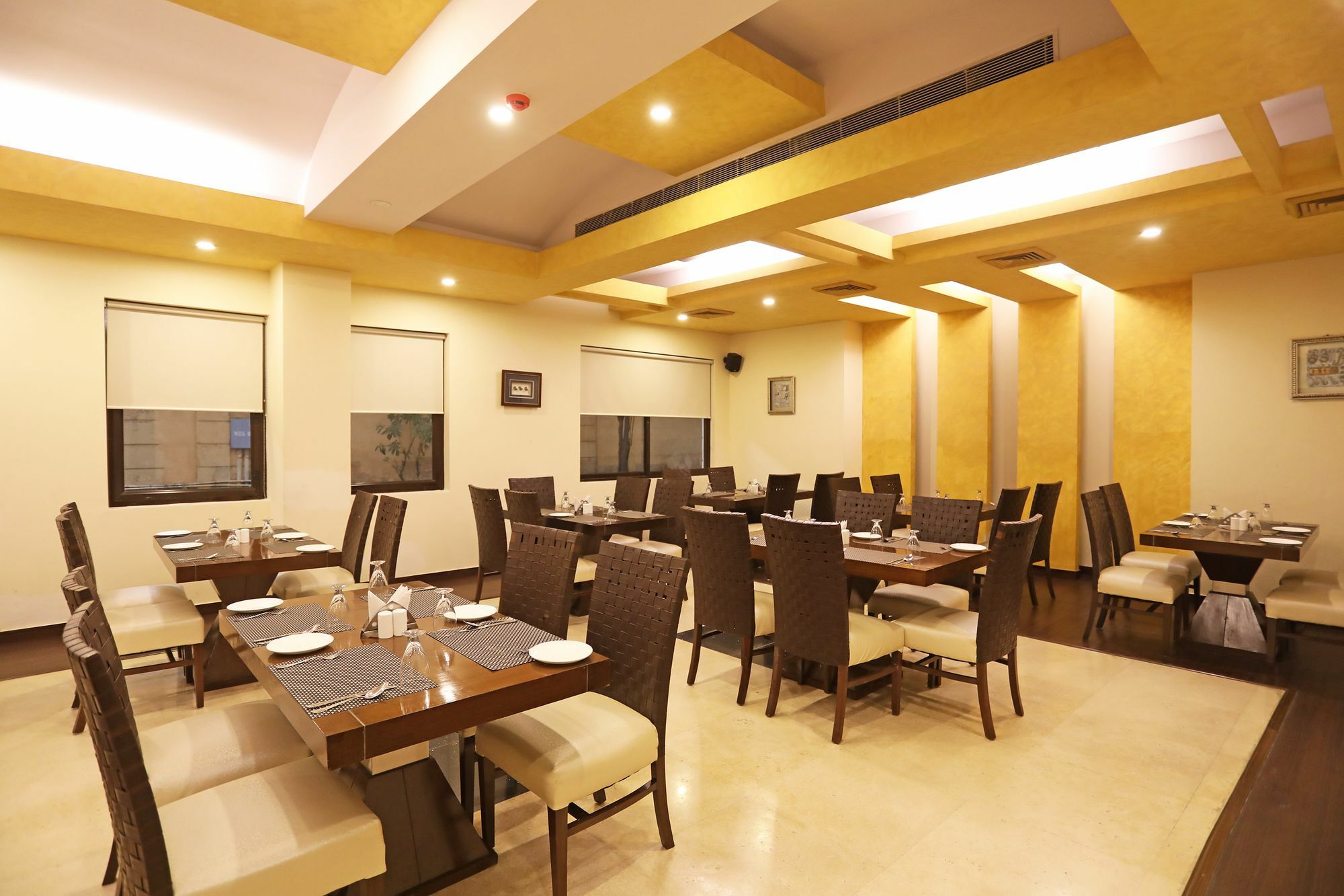 Oyo 9771 Glitz Westend New Delhi