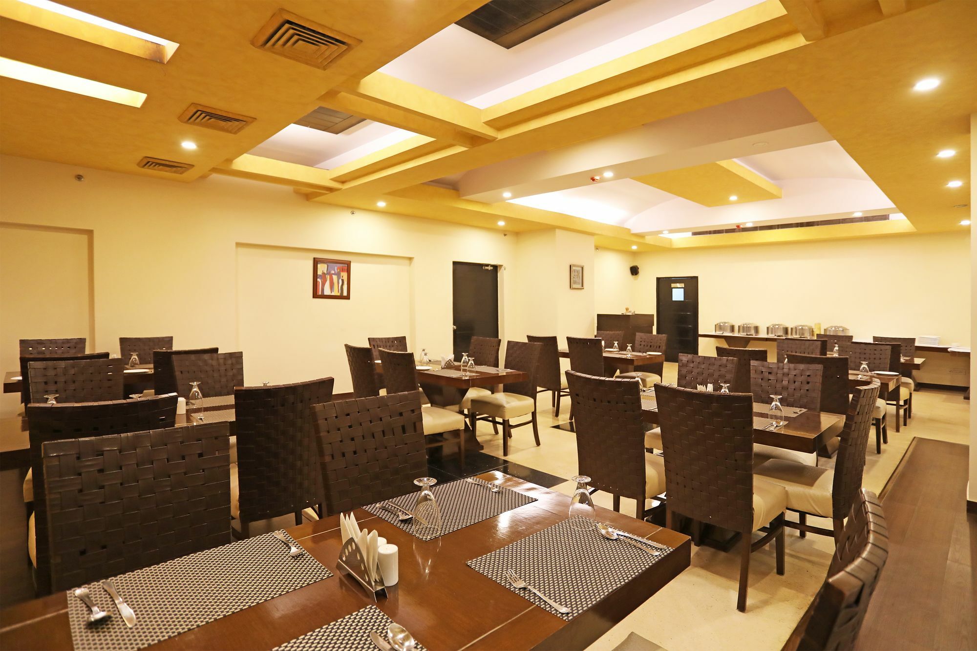 Oyo 9771 Glitz Westend Hotel New Delhi