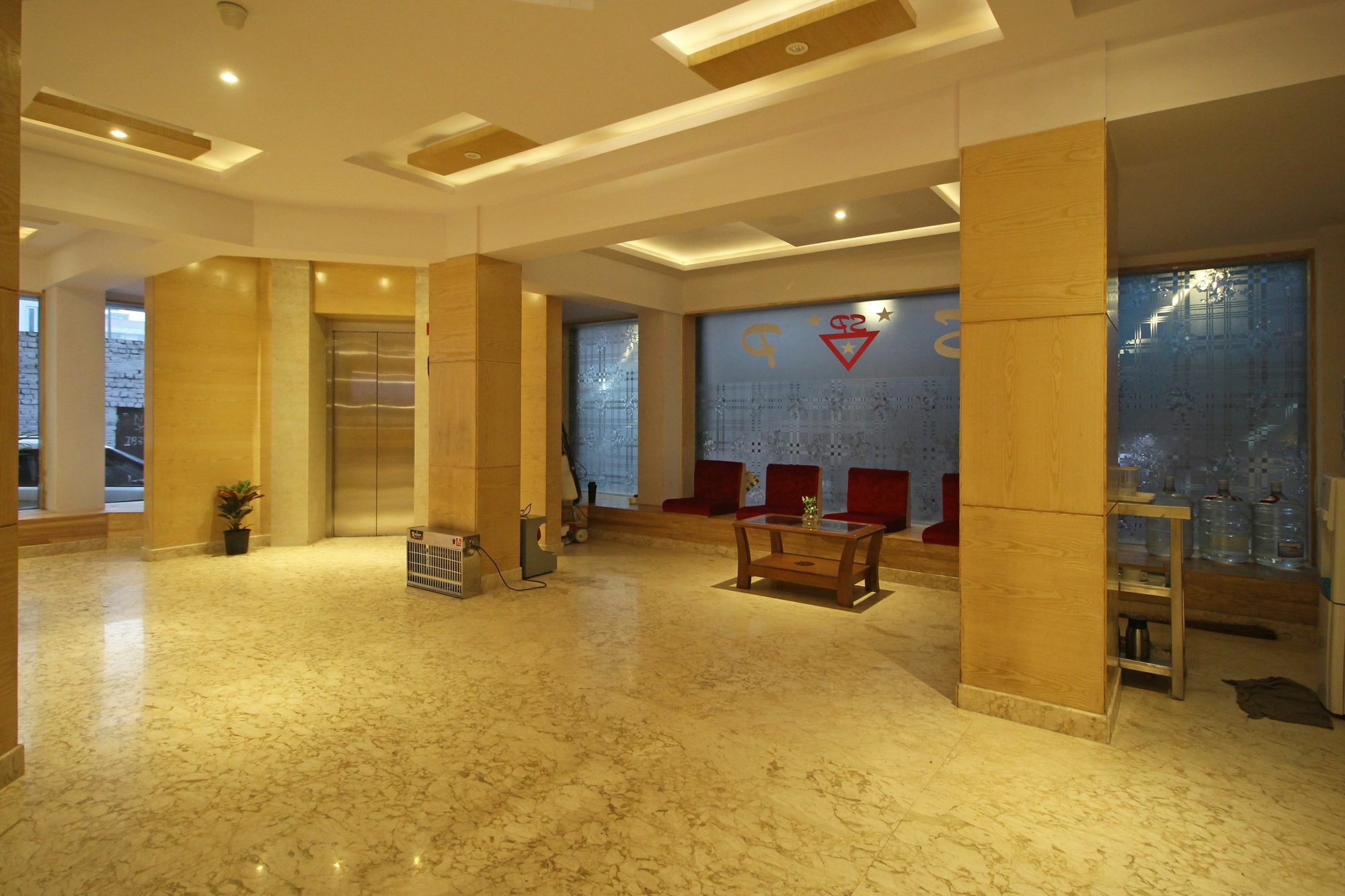 The Shanti Plaza - 4* New Delhi