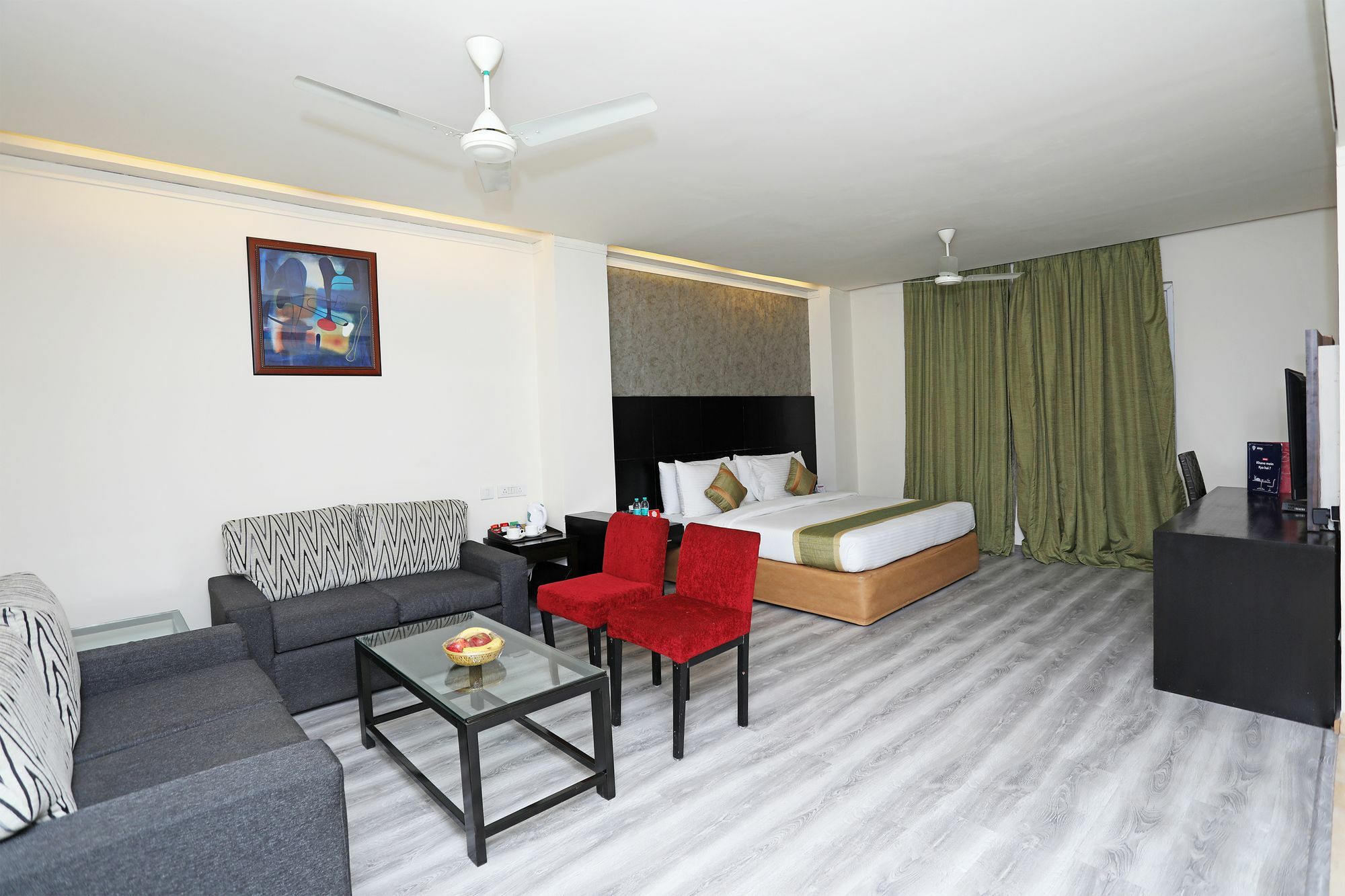 Hotel Oyo 9771 Glitz Westend New Delhi