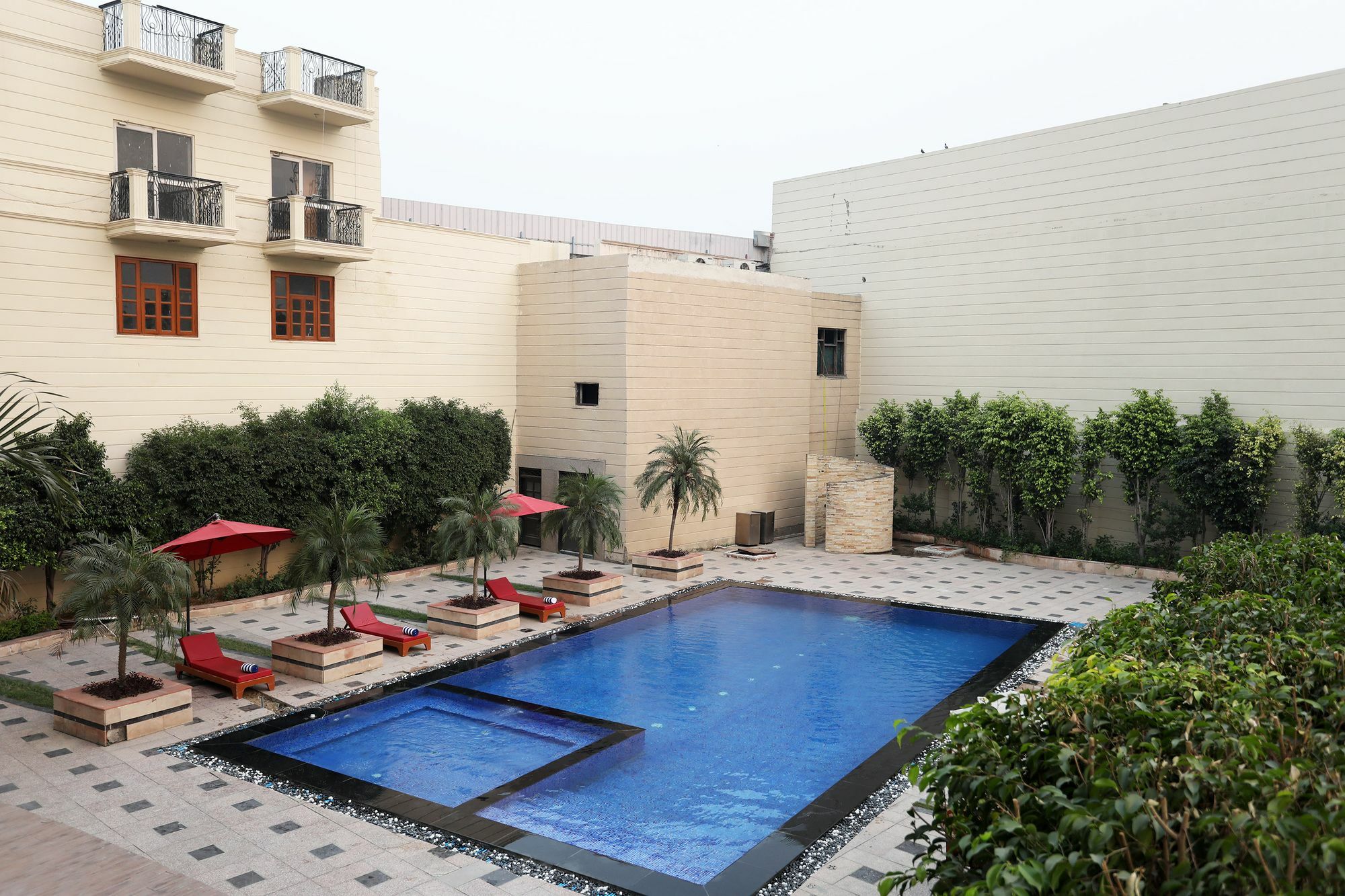 Oyo 9771 Glitz Westend New Delhi