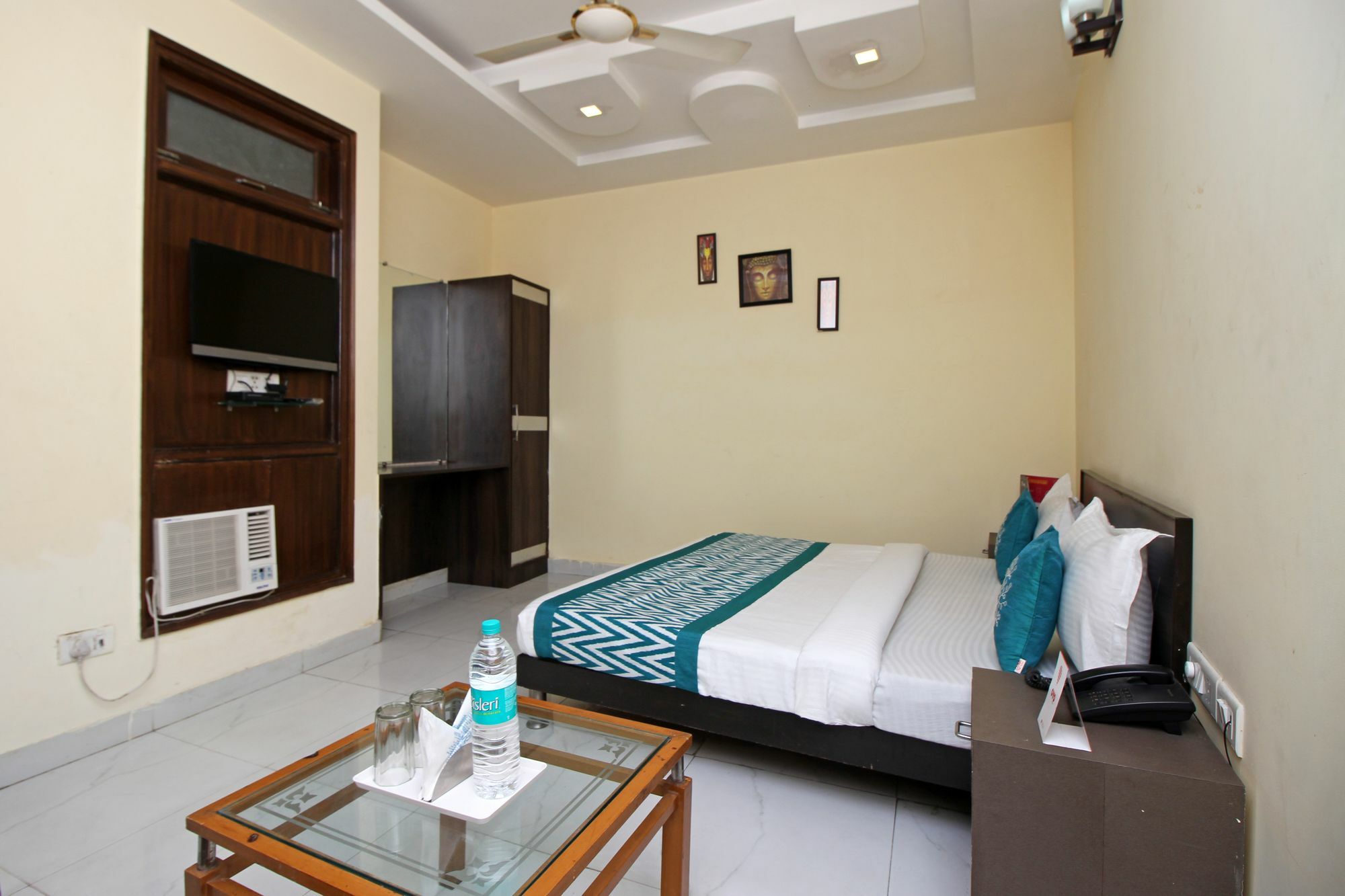 Hotel Oyo 7353 Mahipalpur 3*