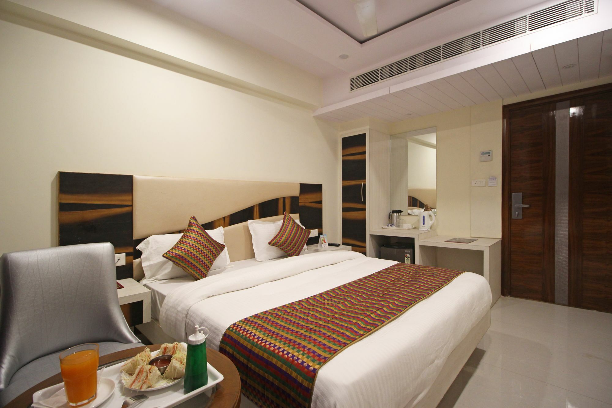 Hotel The Shanti Plaza - New Delhi