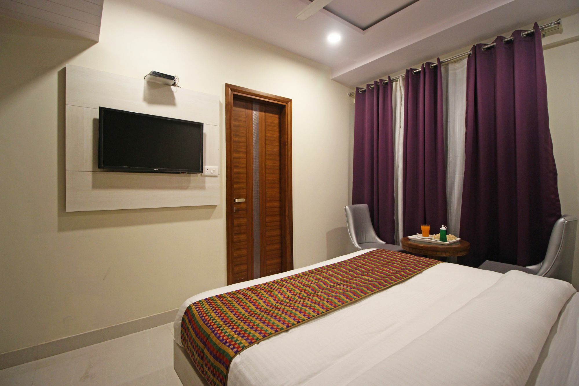 Hotel The Shanti Plaza - 4*