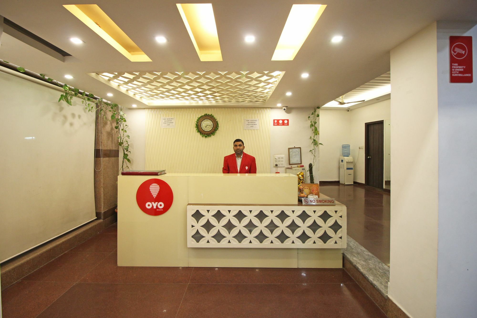 Oyo 7353 Mahipalpur Hotel
