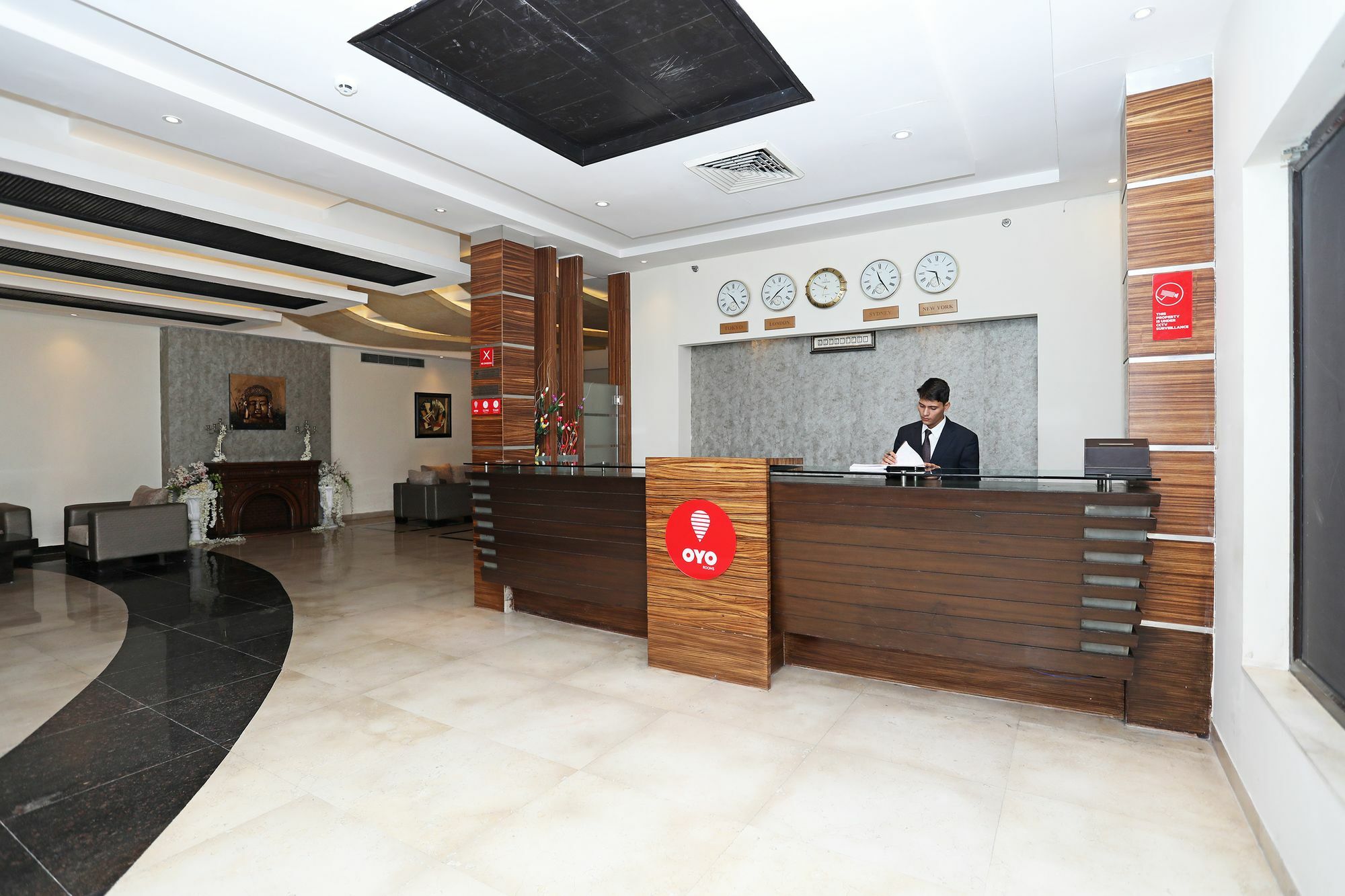 Oyo 9771 Glitz Westend Hotel 3*