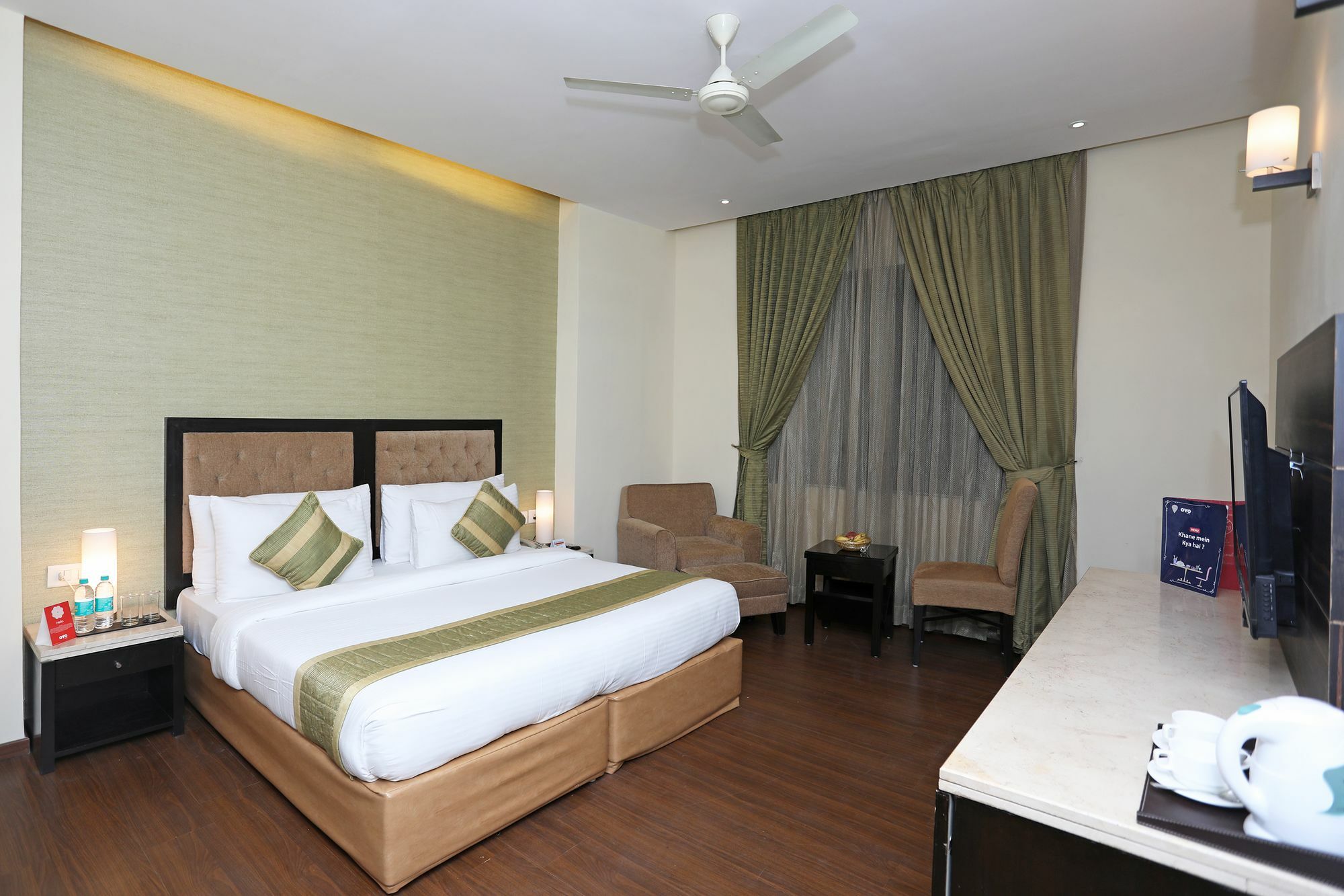 Oyo 9771 Glitz Westend Hotel