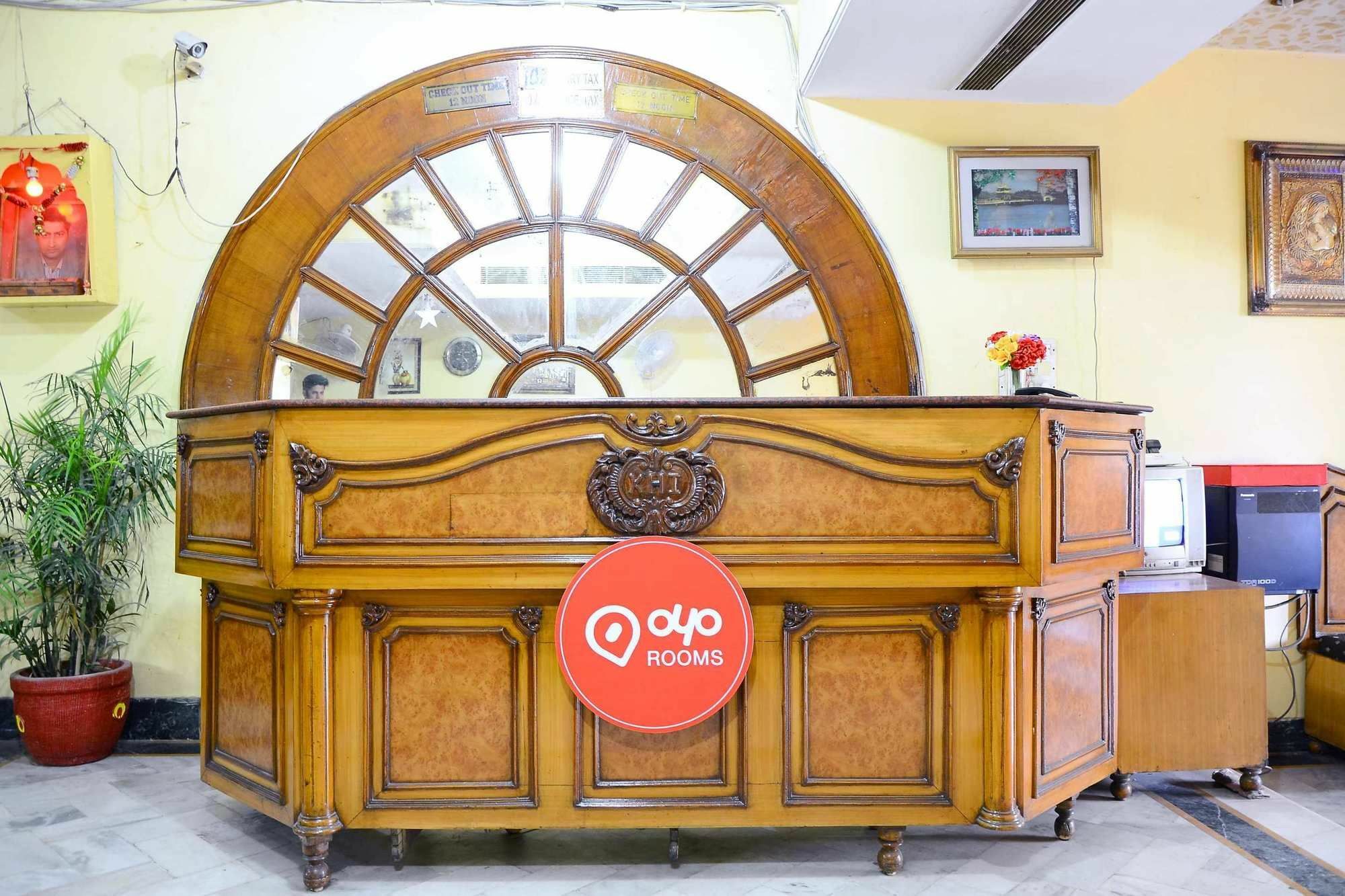 Oyo 9266 Kapoor Hotel