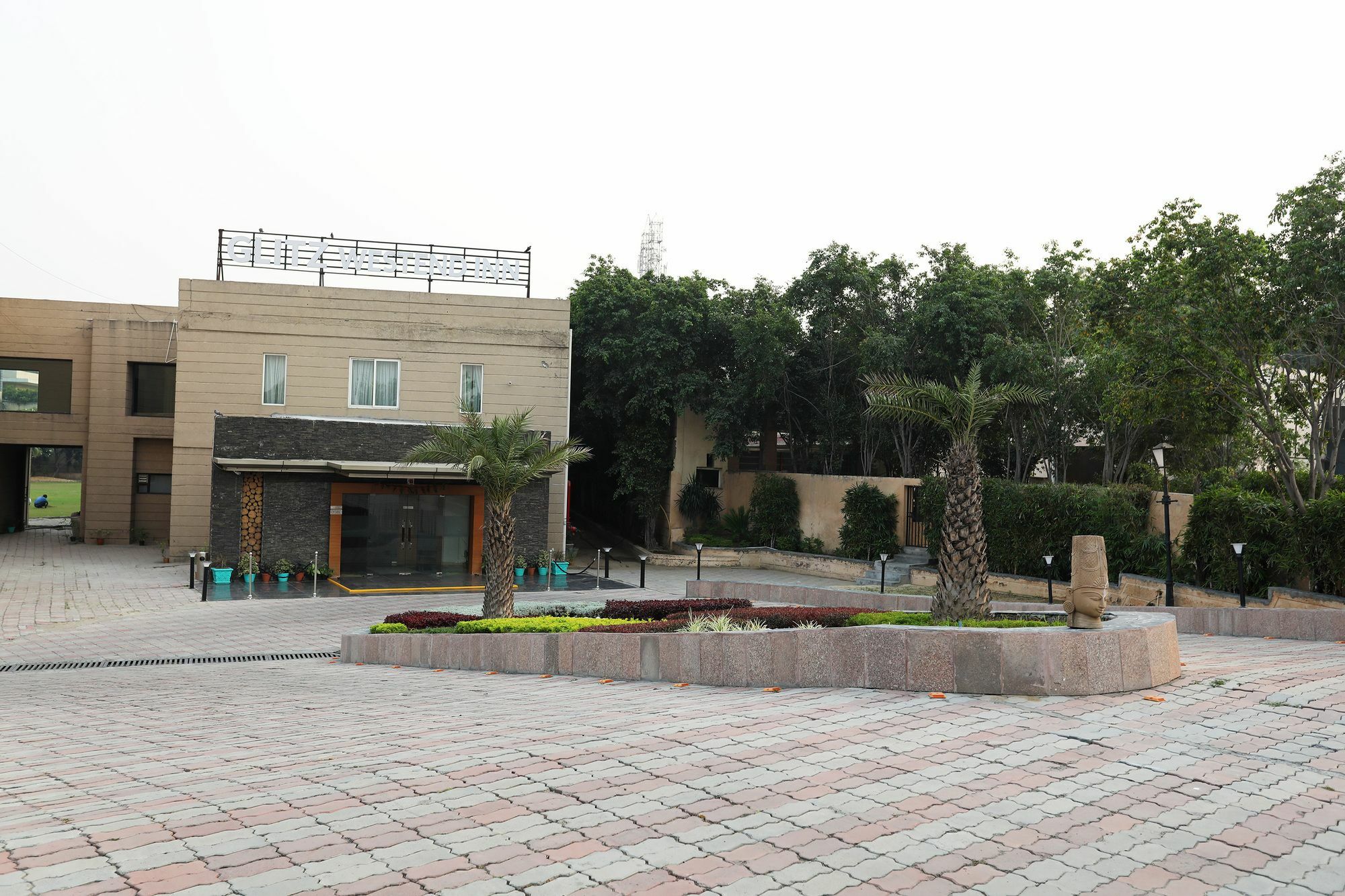 Oyo 9771 Glitz Westend Hotel New Delhi