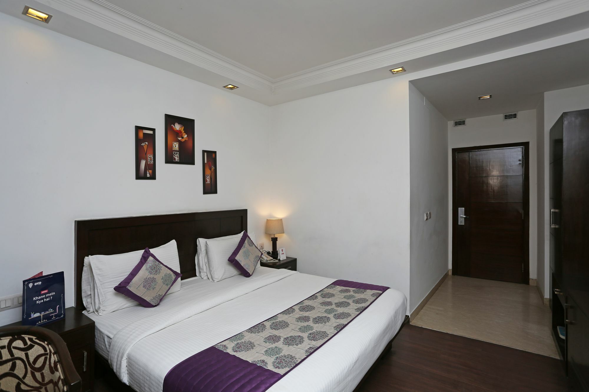 Oyo 383 Divine Paradise New Delhi