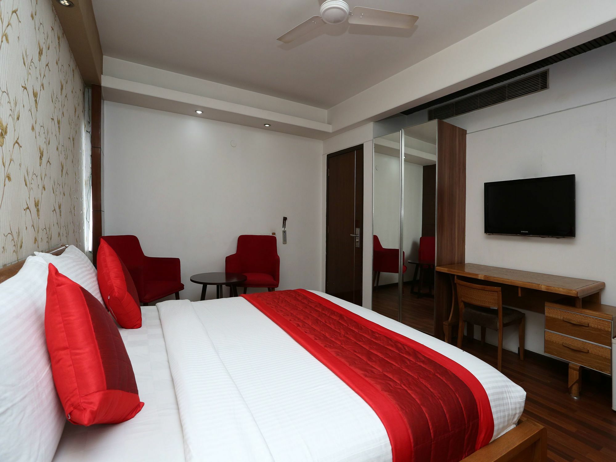 Sisley The Boutique 3*