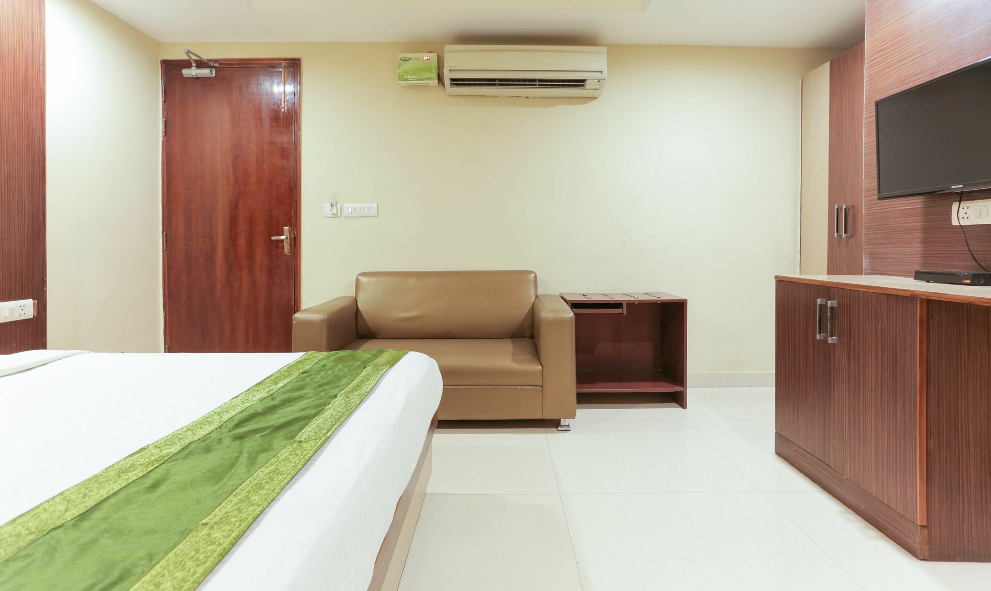 Hotel Treebo Balsons International