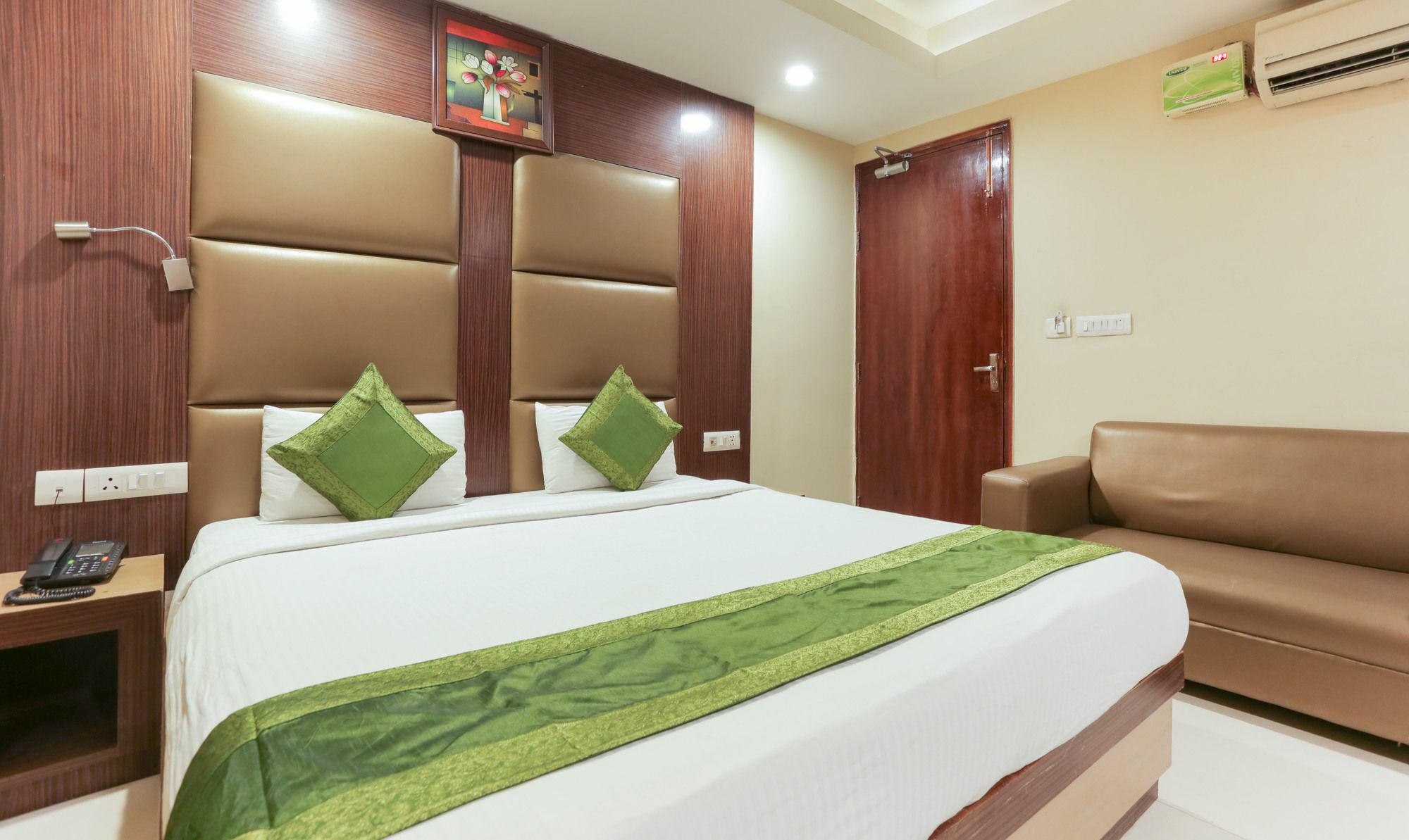 Treebo Balsons International Hotel New Delhi
