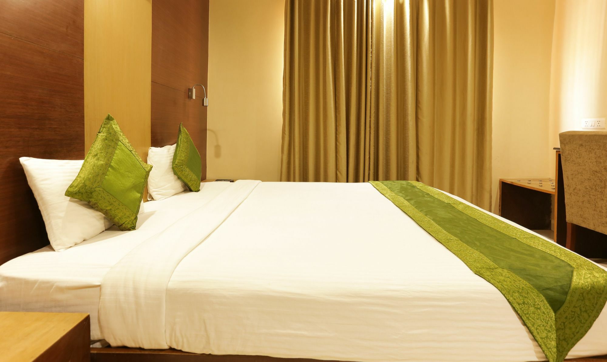Treebo Balsons International Hotel 3*