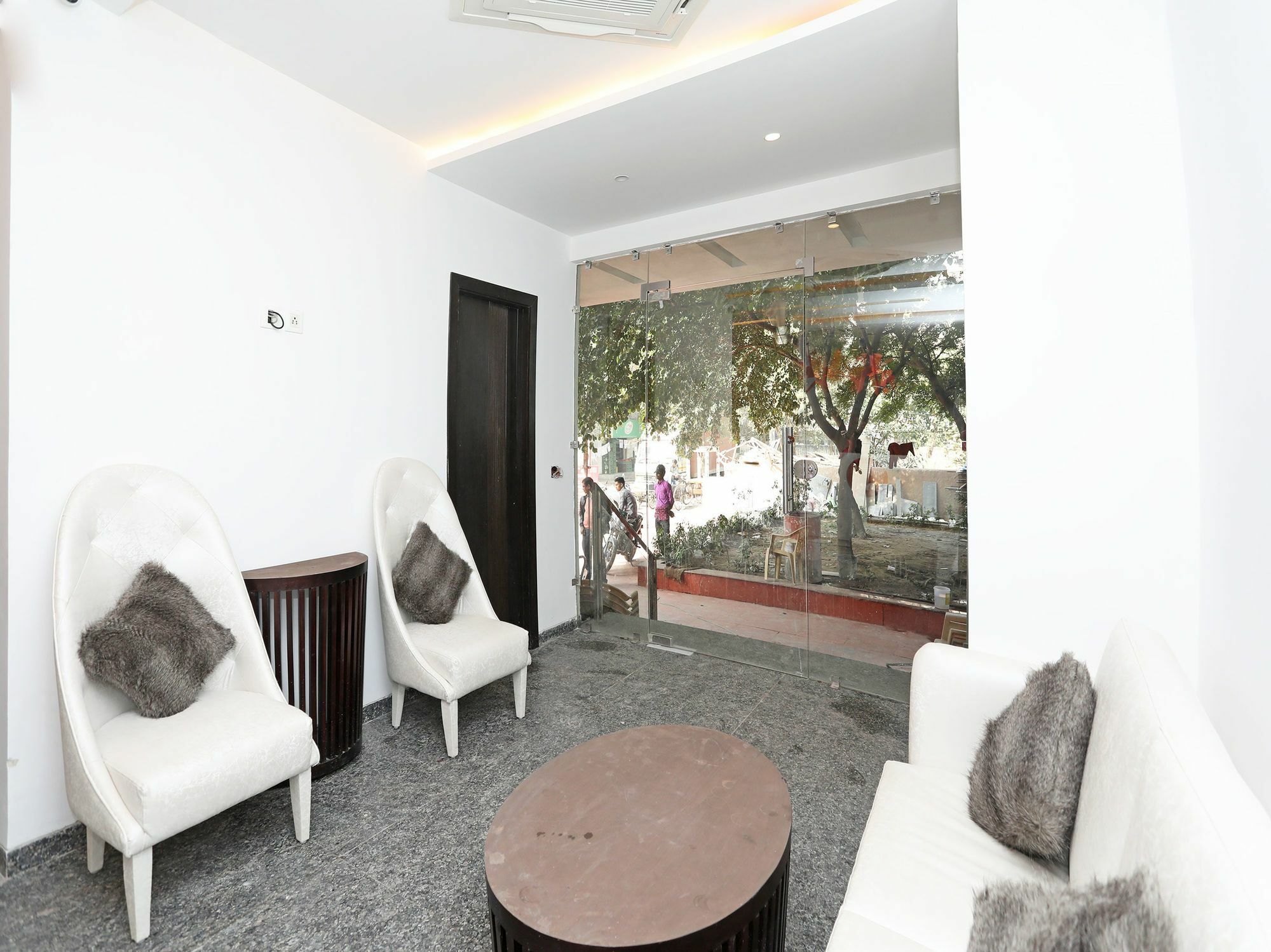 Oyo 11071 Tisya Hotel Delhi (National Capital Territory of India)