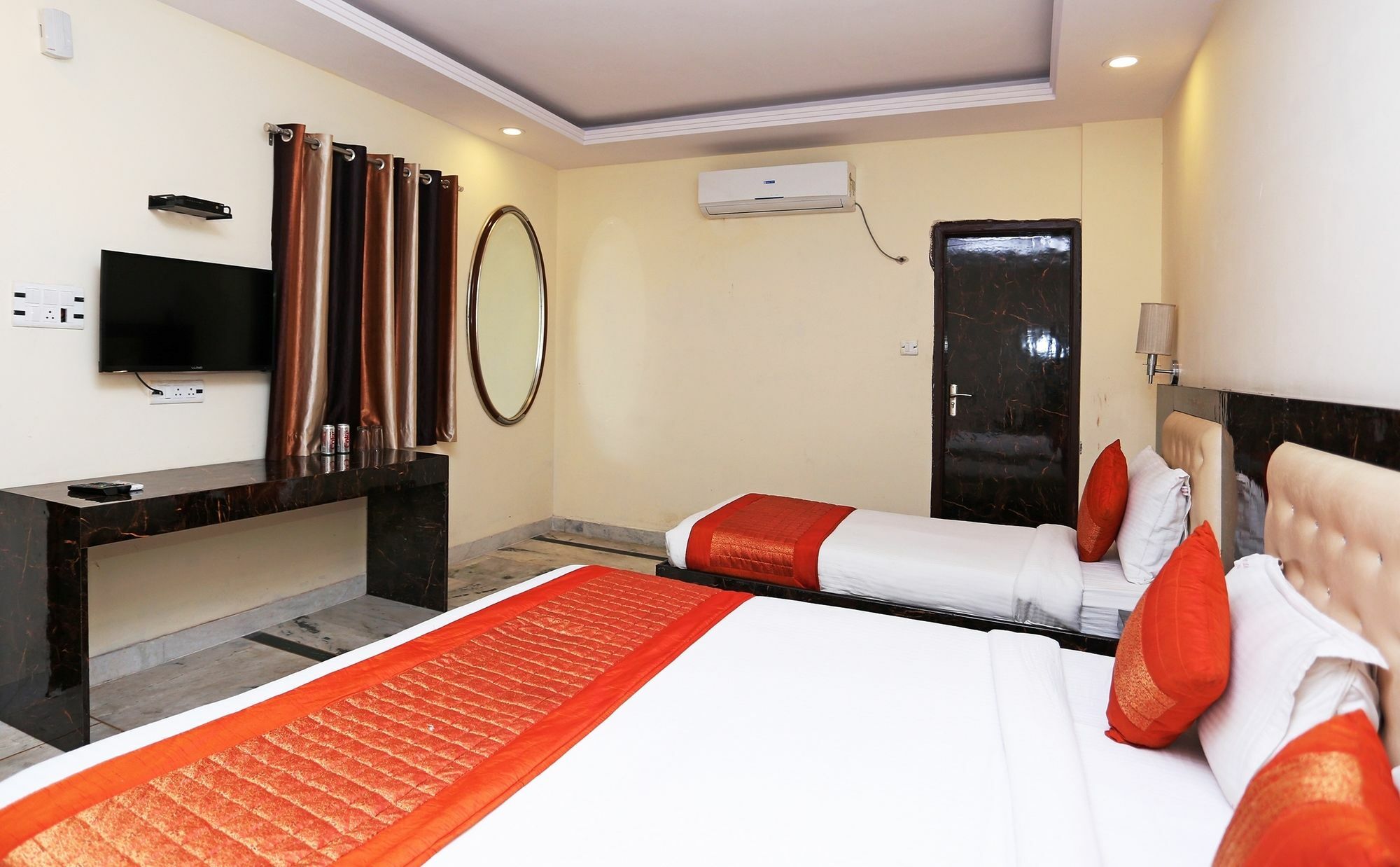 The Alpino 3* New Delhi